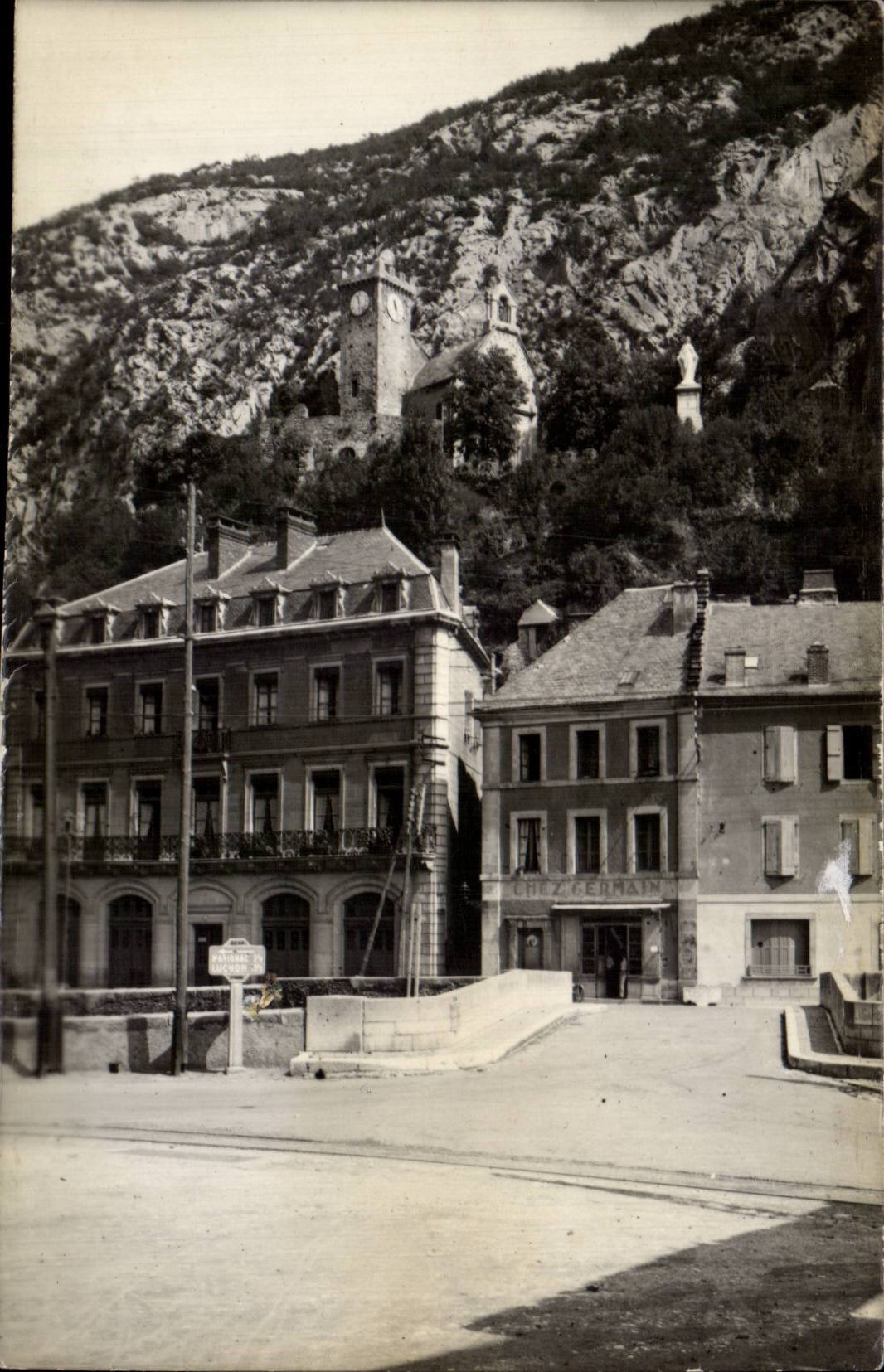 CPSM Saint Beat Le bridge and the castle