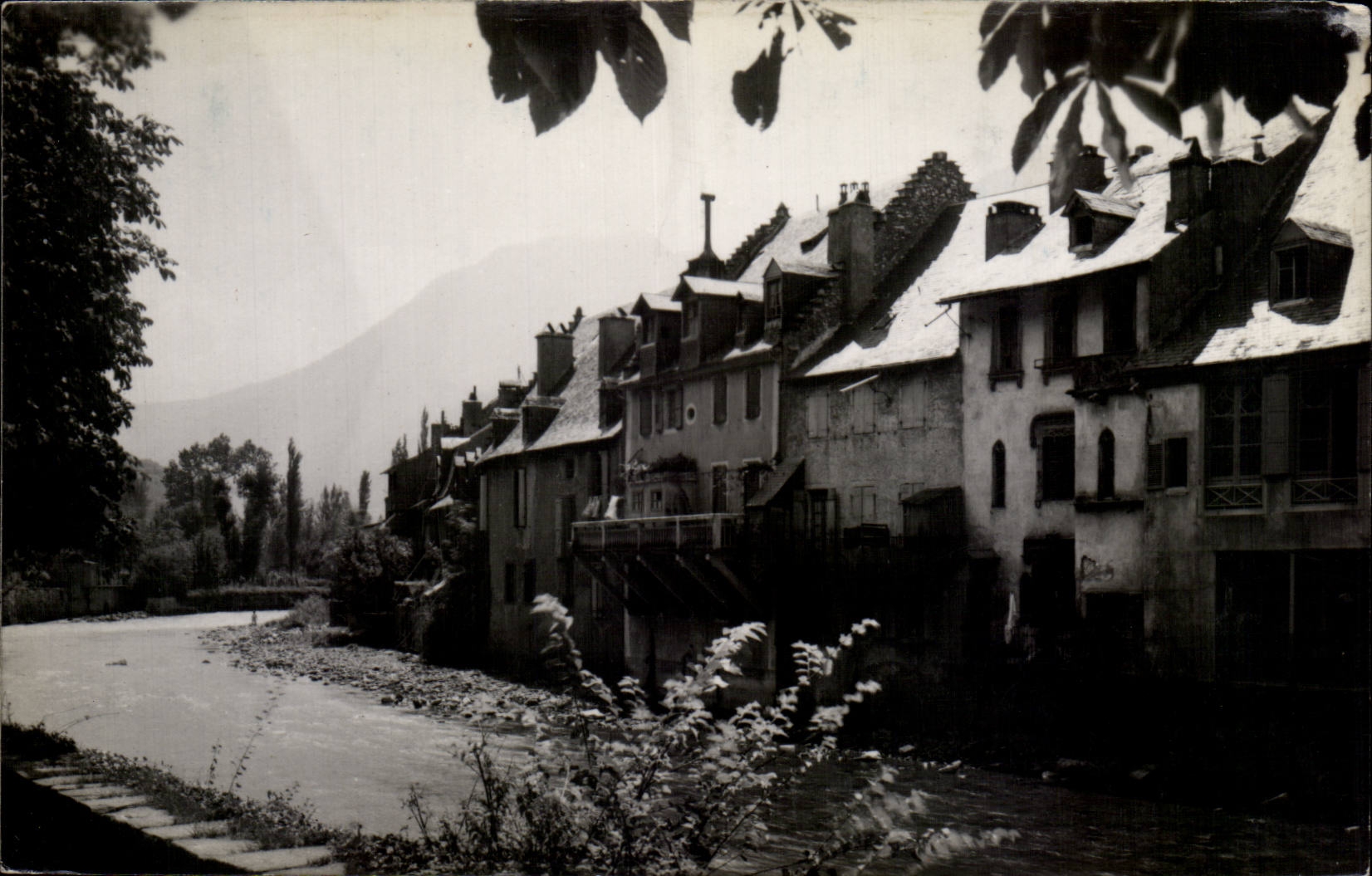 Happy CPSM Saint Rivets right of the Garonne