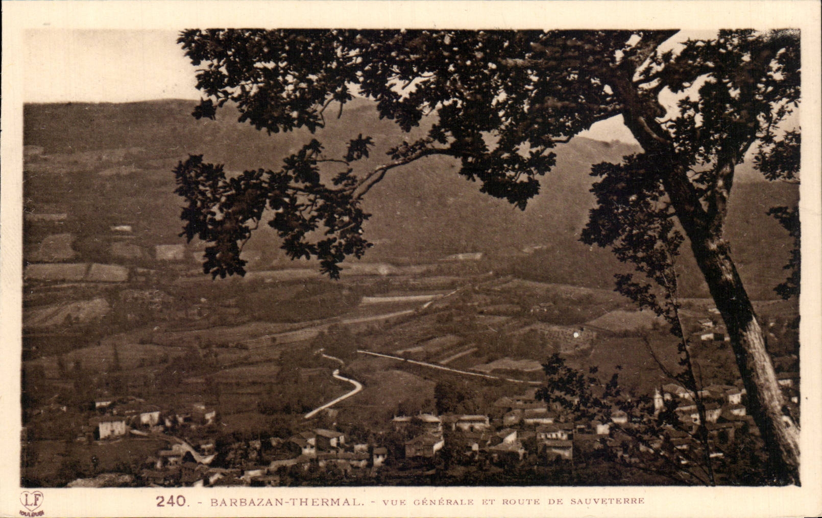 CPA thermal Barbazan View and road of Sauveterre