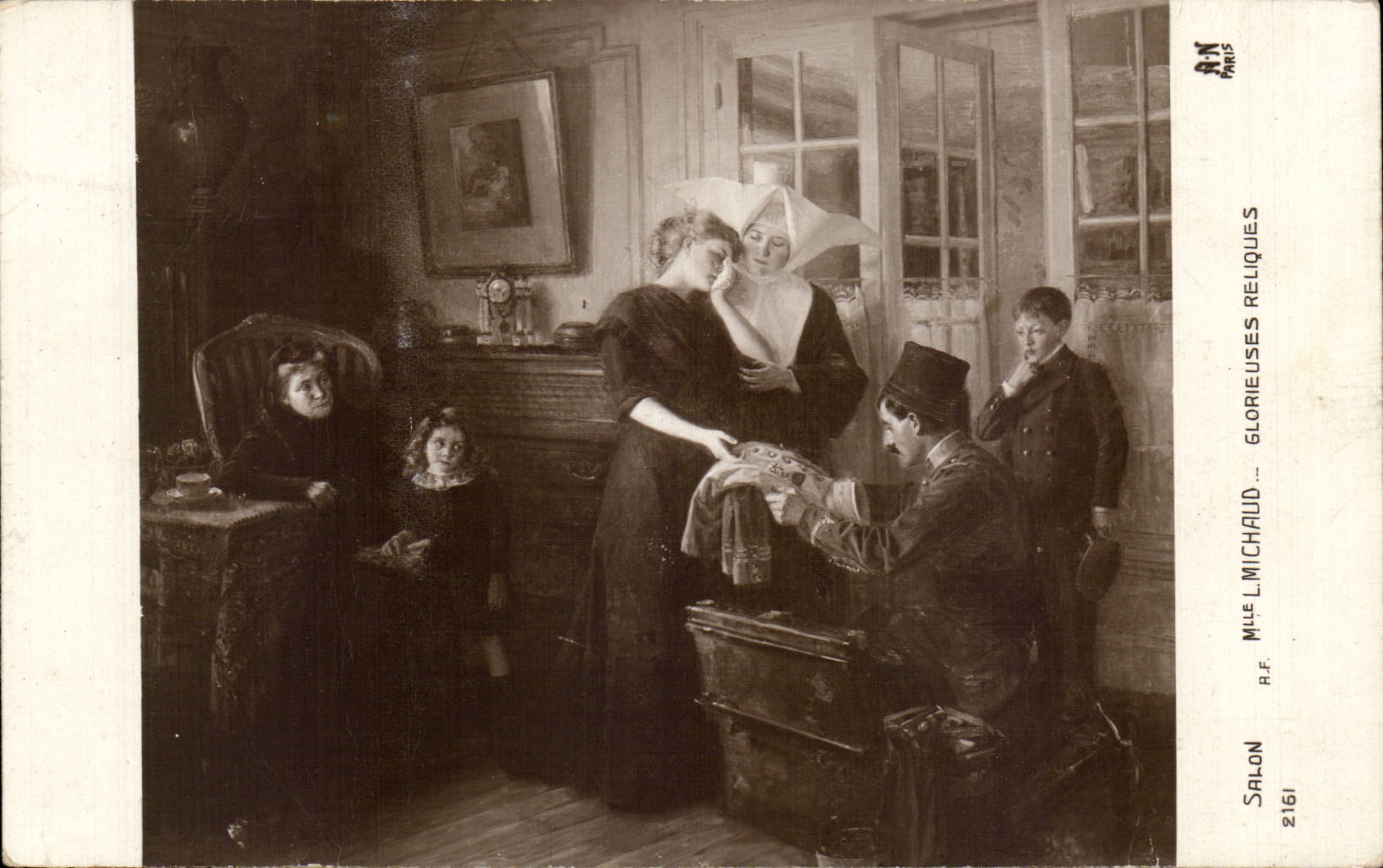 CPA Paris Salon Mlle Michaud Glorieuses reliques