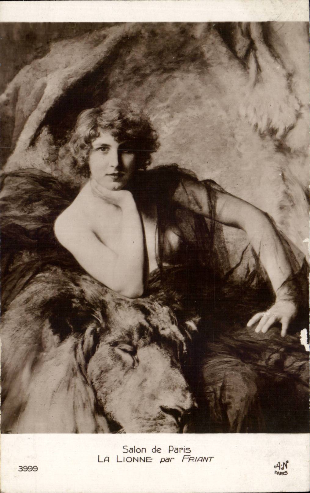 CPA Fantaisie Salon de Paris La lionne par Friant lion
