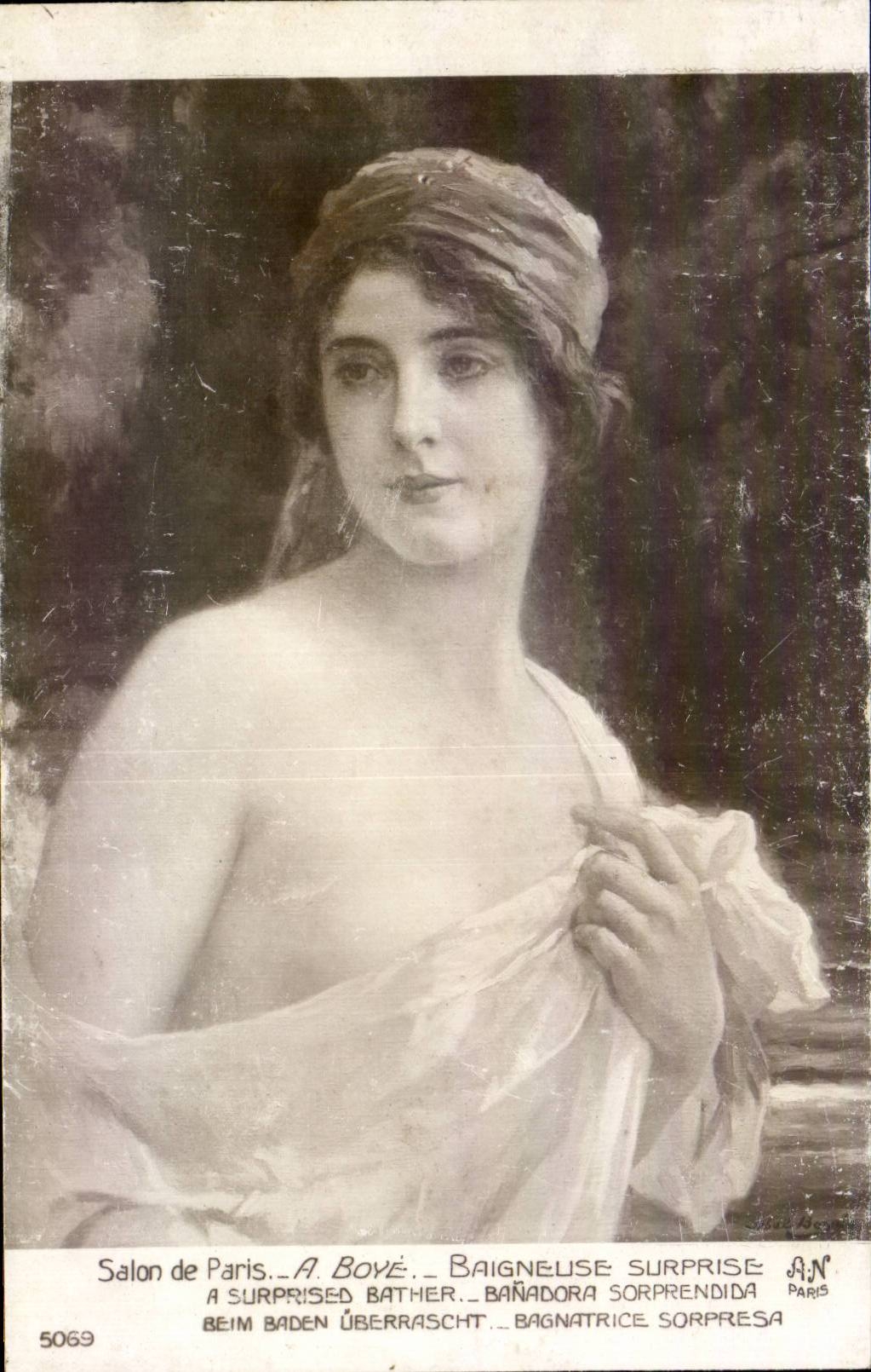 CPA Fantaisie Salon de Paris Boye Baigneuse Surprise Femme