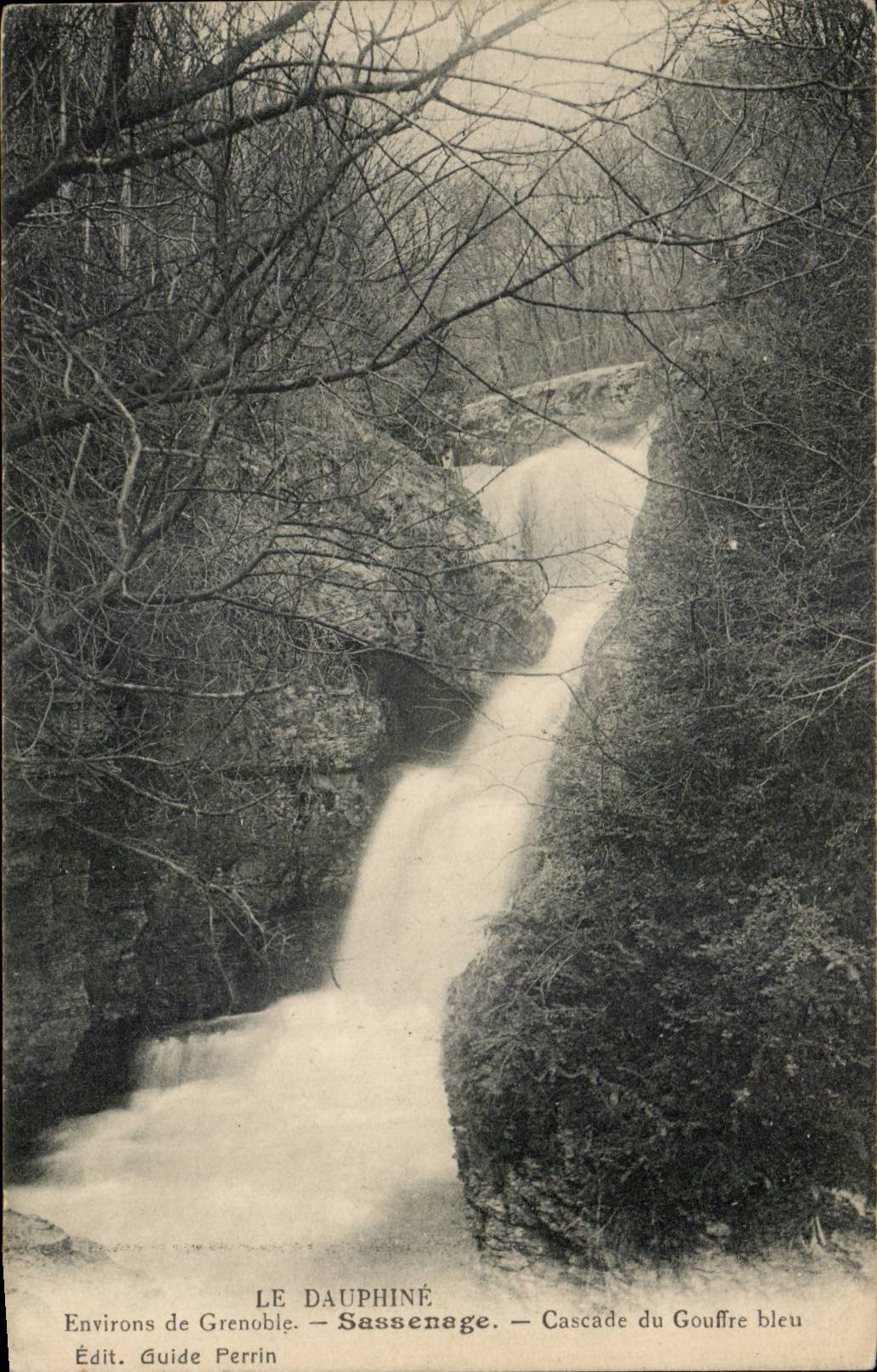 CPA Surroundings of Grenoble Sassenage the cascade of the blue pit