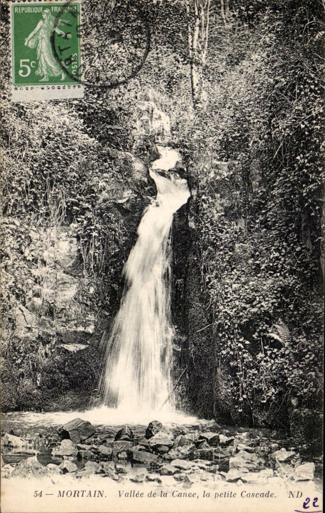CPA Mortain Vallee de la Canee La petite cascade