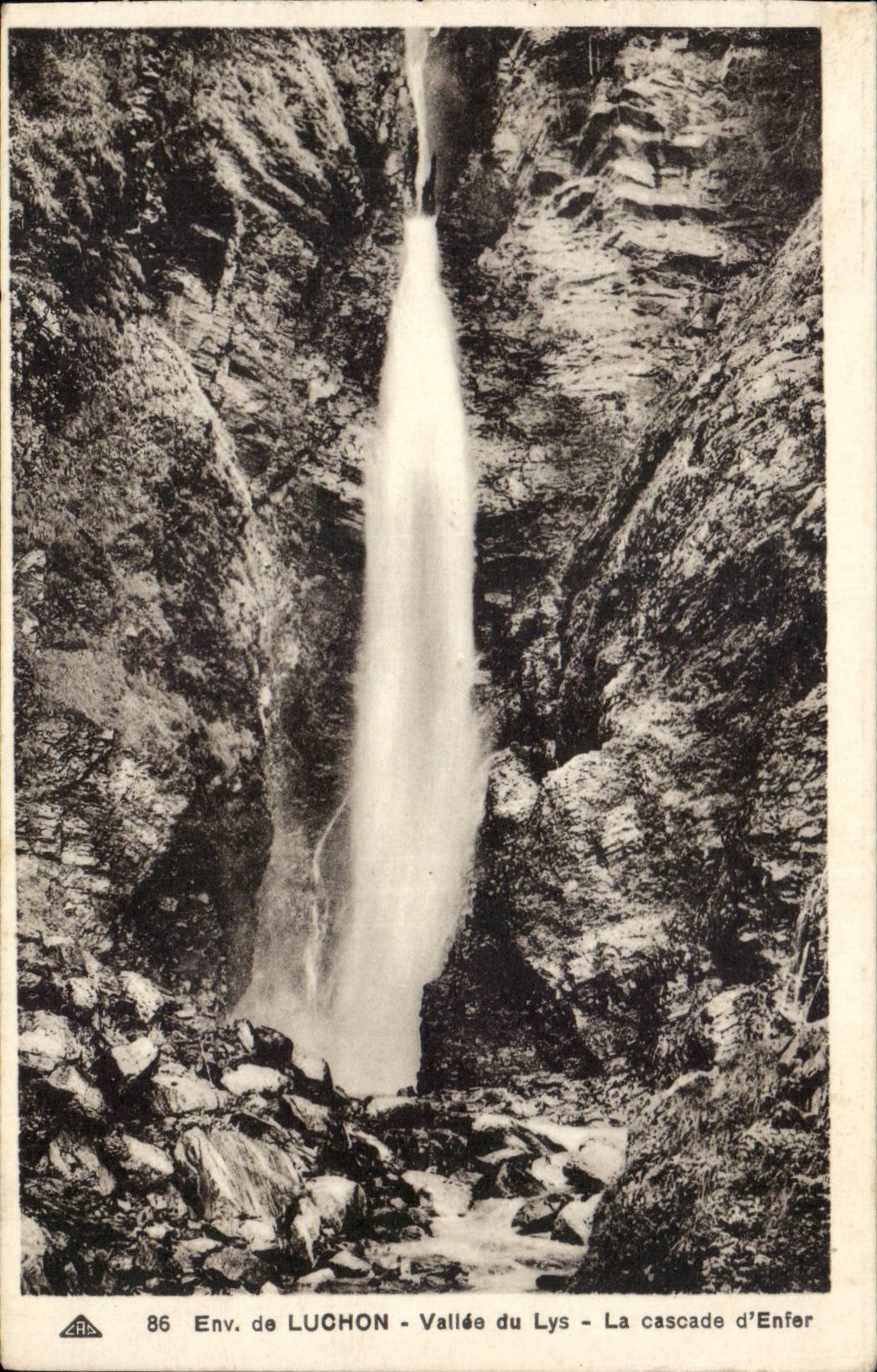 CPA Surroundings of Luchon Valley of the Lily the cascade of hell
