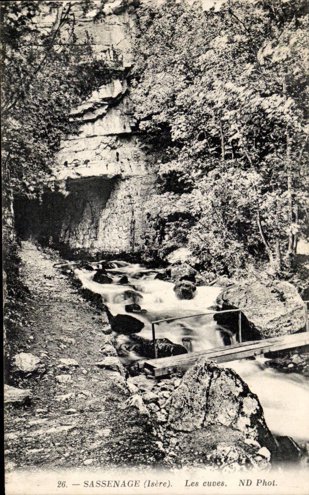 CPA Sassenage tanks With the back: Annual festival Places town hall Paris February 1911 Little running