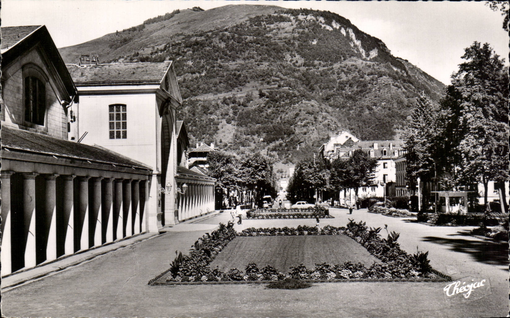 Luchon them Flowered Floors - CPA