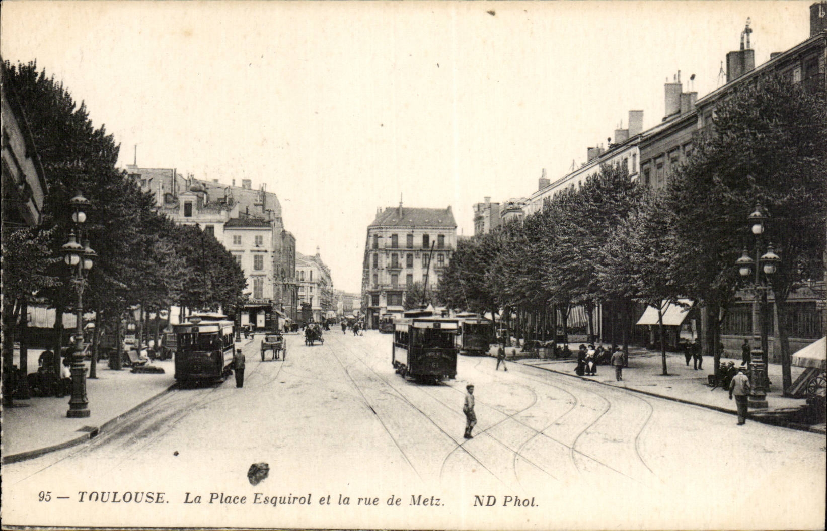 Toulouse - La Place Esquirol et la rue de Metz - CPA 
