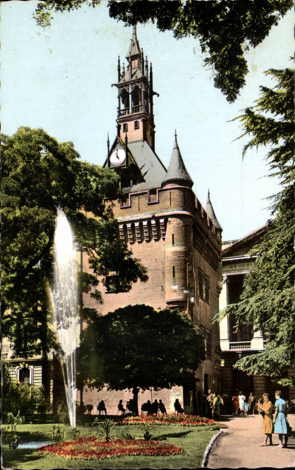Toulouse - La Ville Rose - Le Jet d'Eau - CPA 