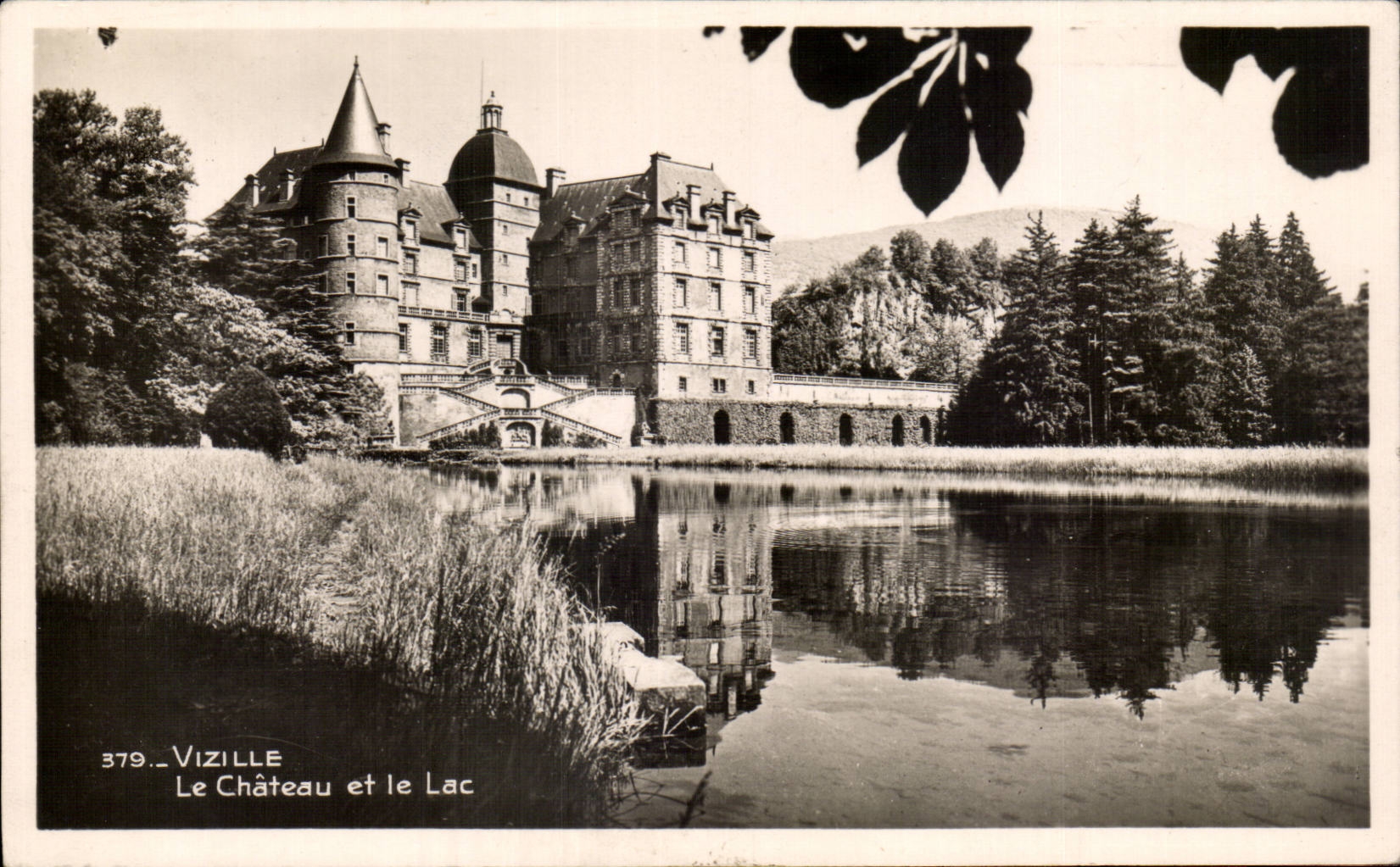 CPA Castle of Vizille and the lake