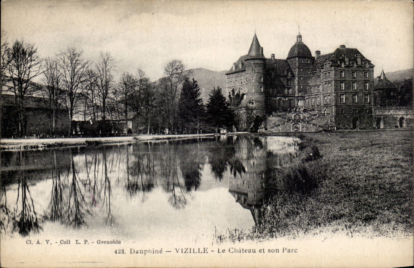 CPA Vizille Le castle and its park