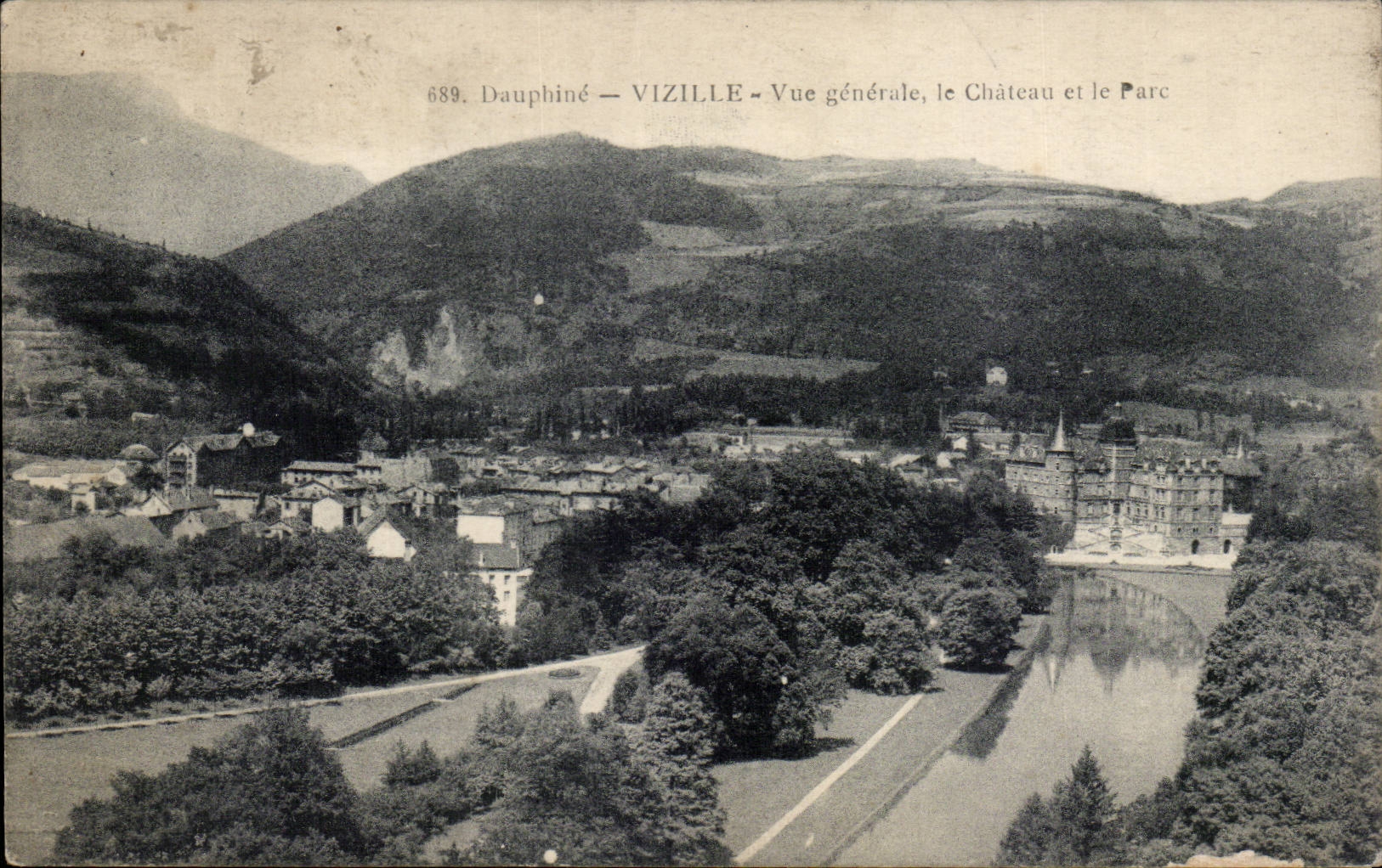 Vizille - View - the Castle and the Park - CPA