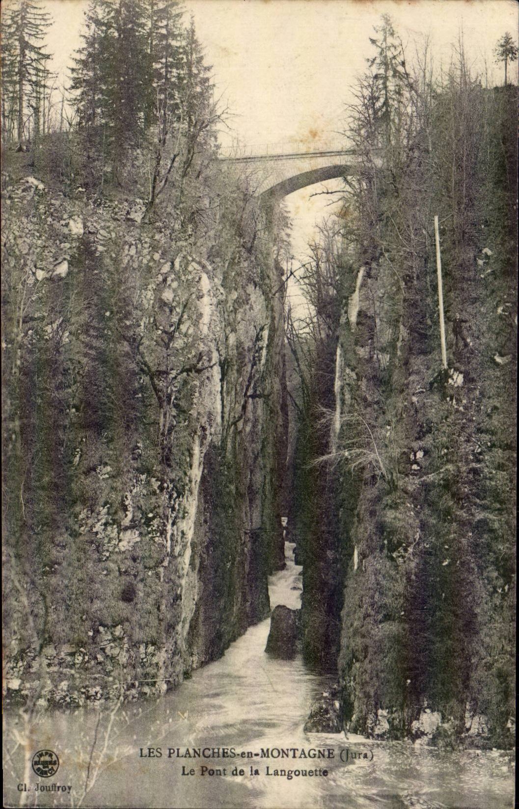 Boards in Mountain - the Bridge - CPA