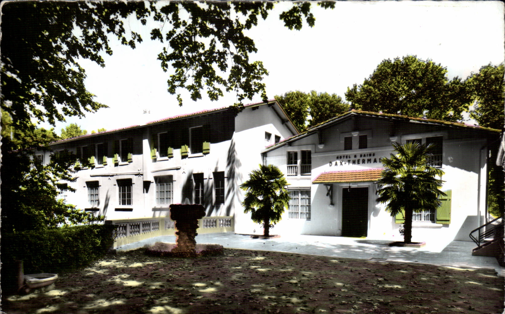 Dax - Hotel et Etablissement de Bains - Sa source d'eau chaude - CPA 