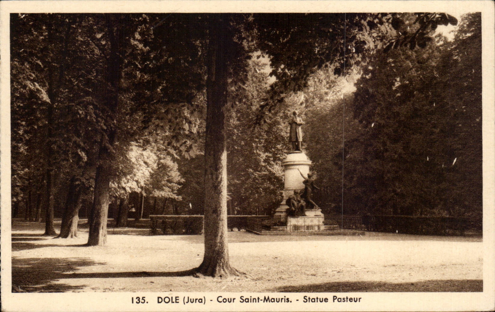 Statue pare - Court Saint Mauris - Pasteur - CPA