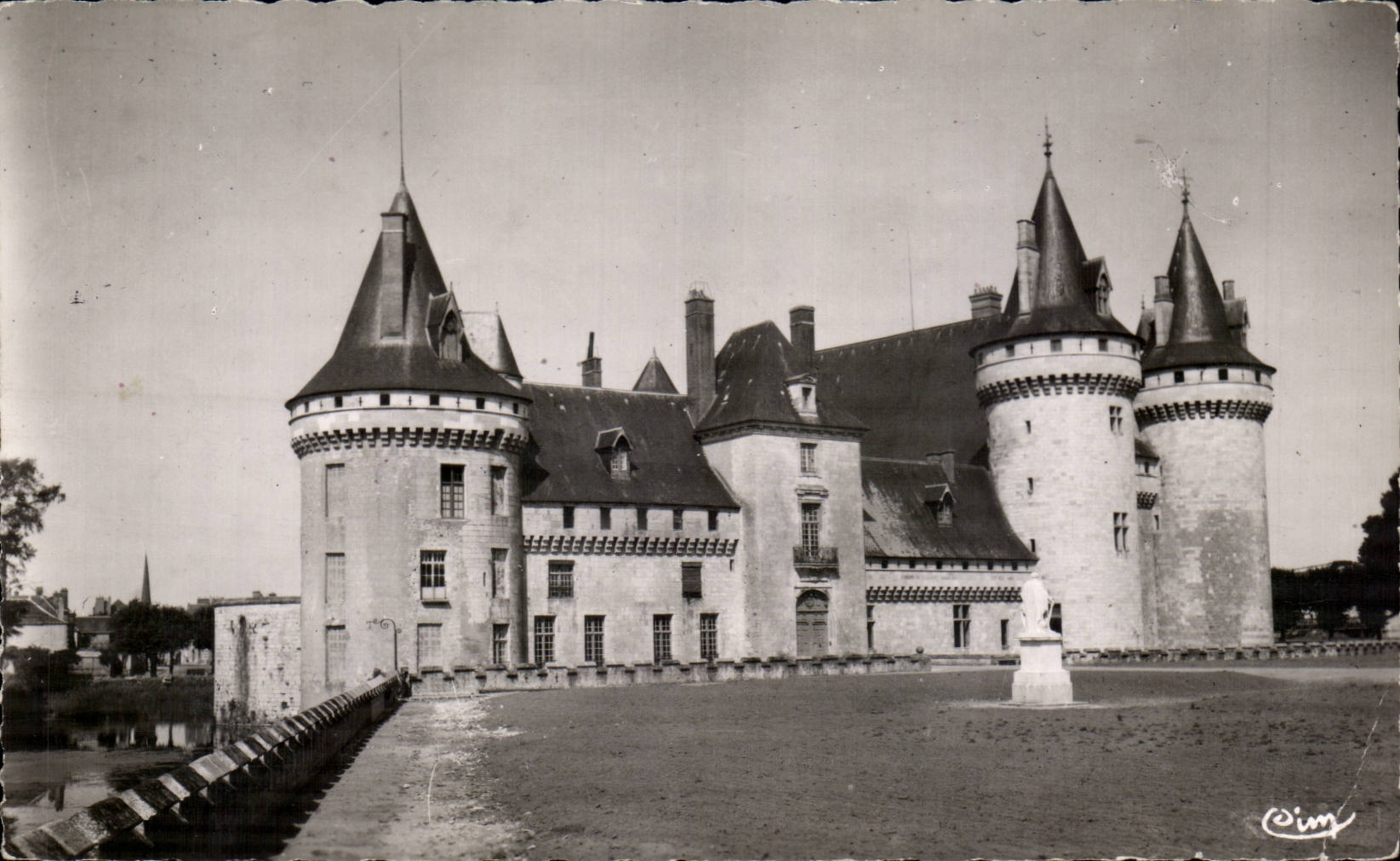 Sully on the Loire - the Castle - CPA