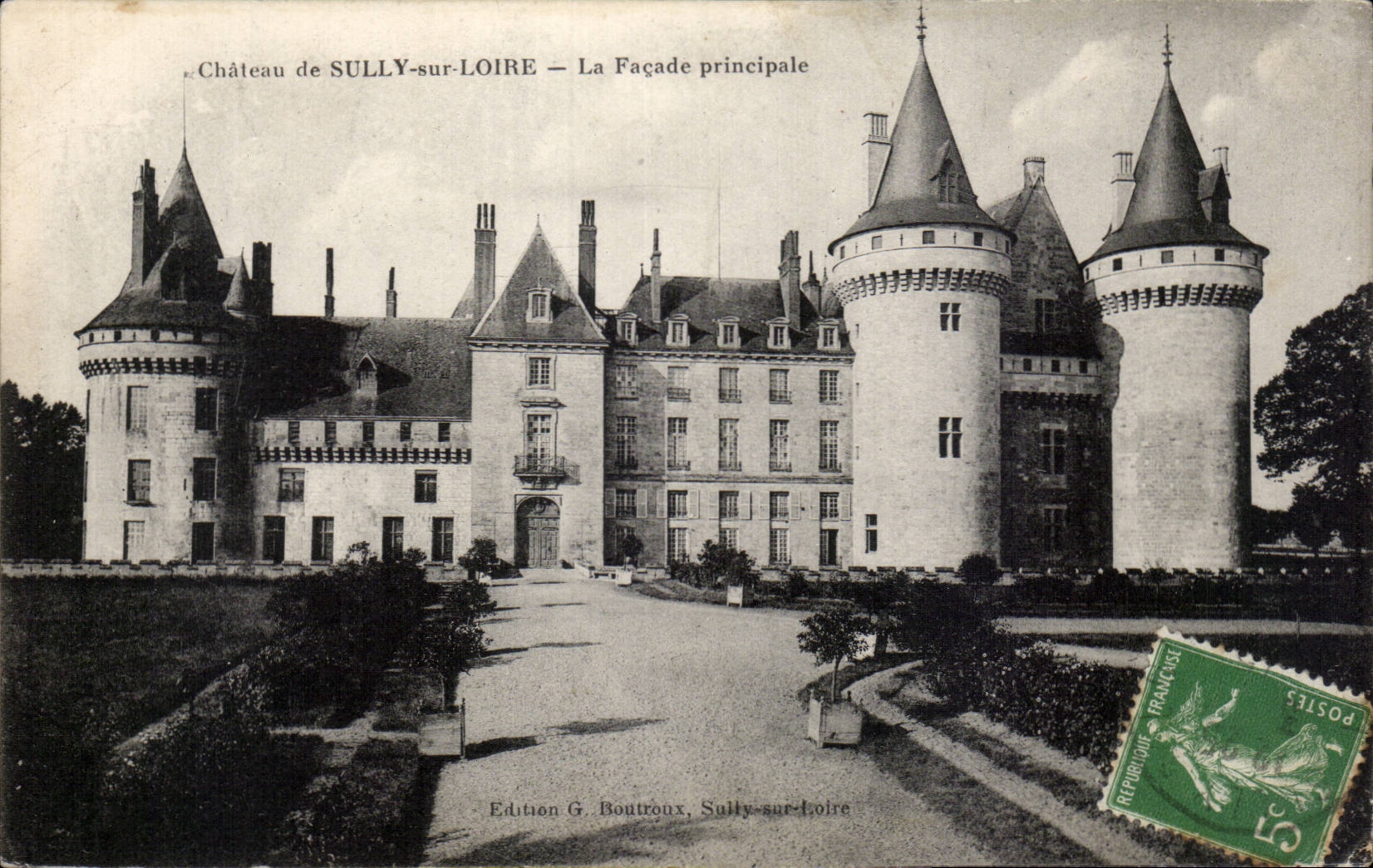 Sully on the Loire it Feudal Castle - CPA