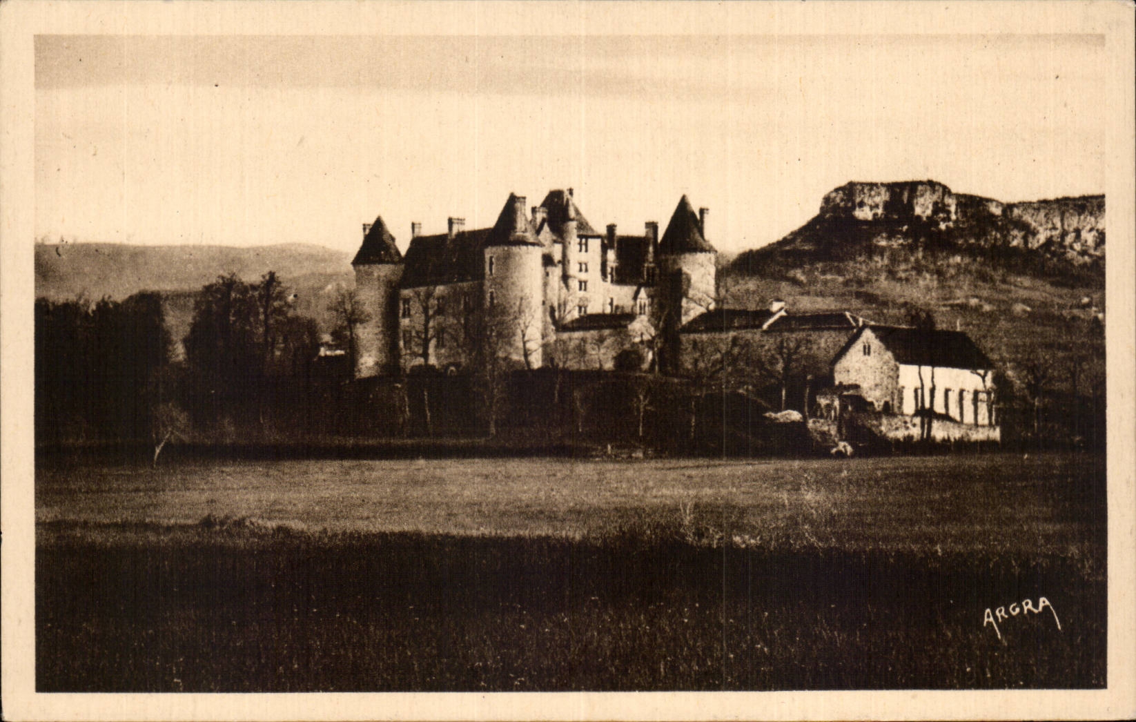 Chateau de Montal - pres de Saint Cere - CPA 