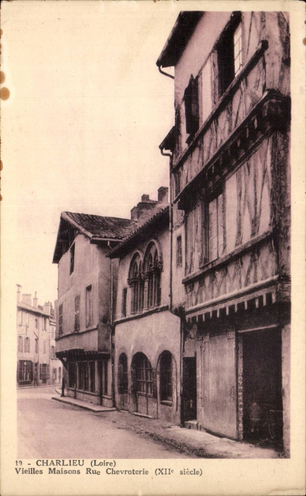 Charlieu - Old women Houses - Street Chevroterie - CPA