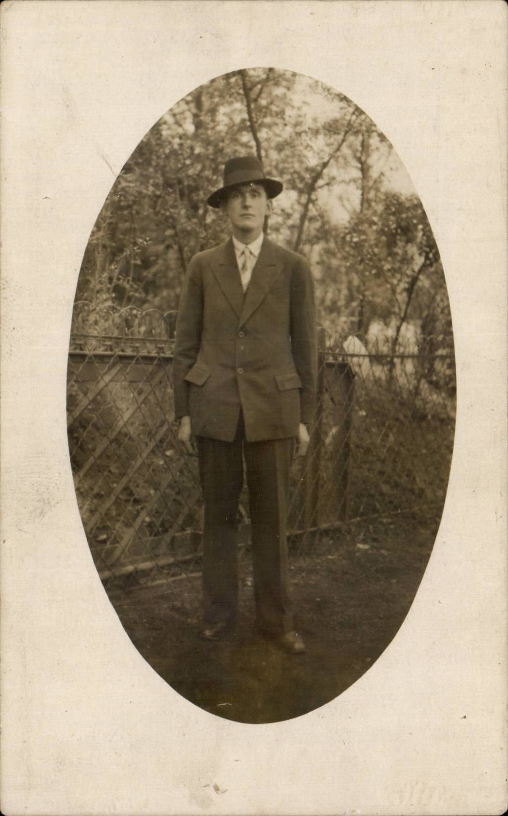 Real photo Douai 1931 Fantasy - Men - man wearing signal hat - CPA