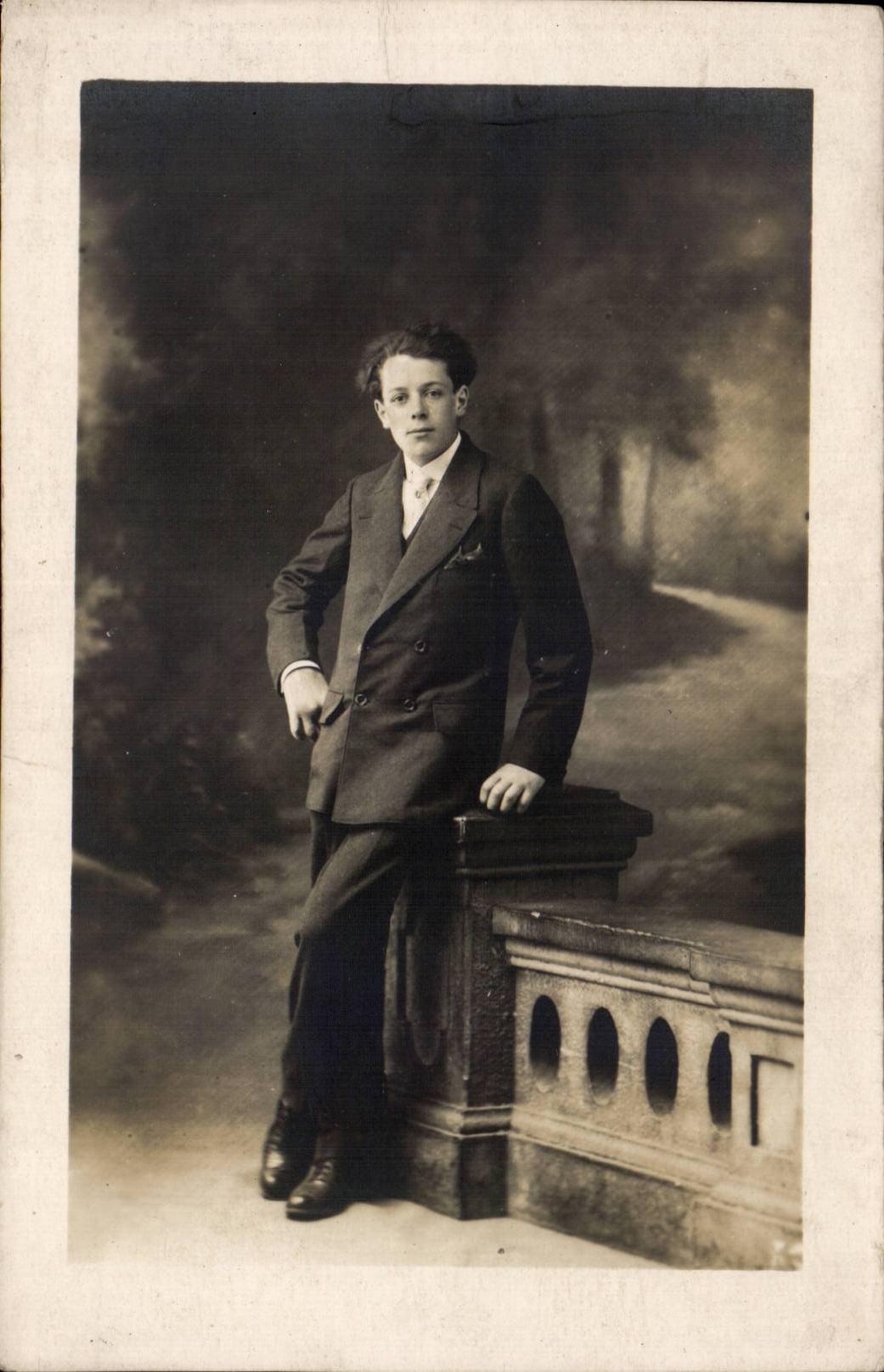 Real photo Fantasy - Men - Young man with cury to hate - CPA