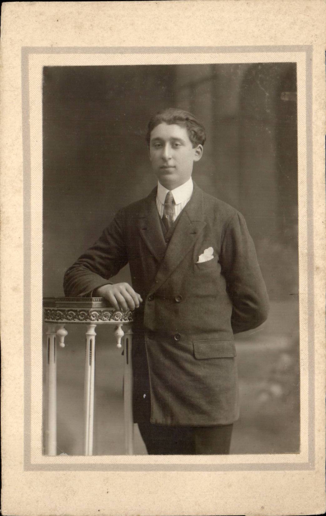 Real photo Mantes Fantasy - Men - Young man - CPA