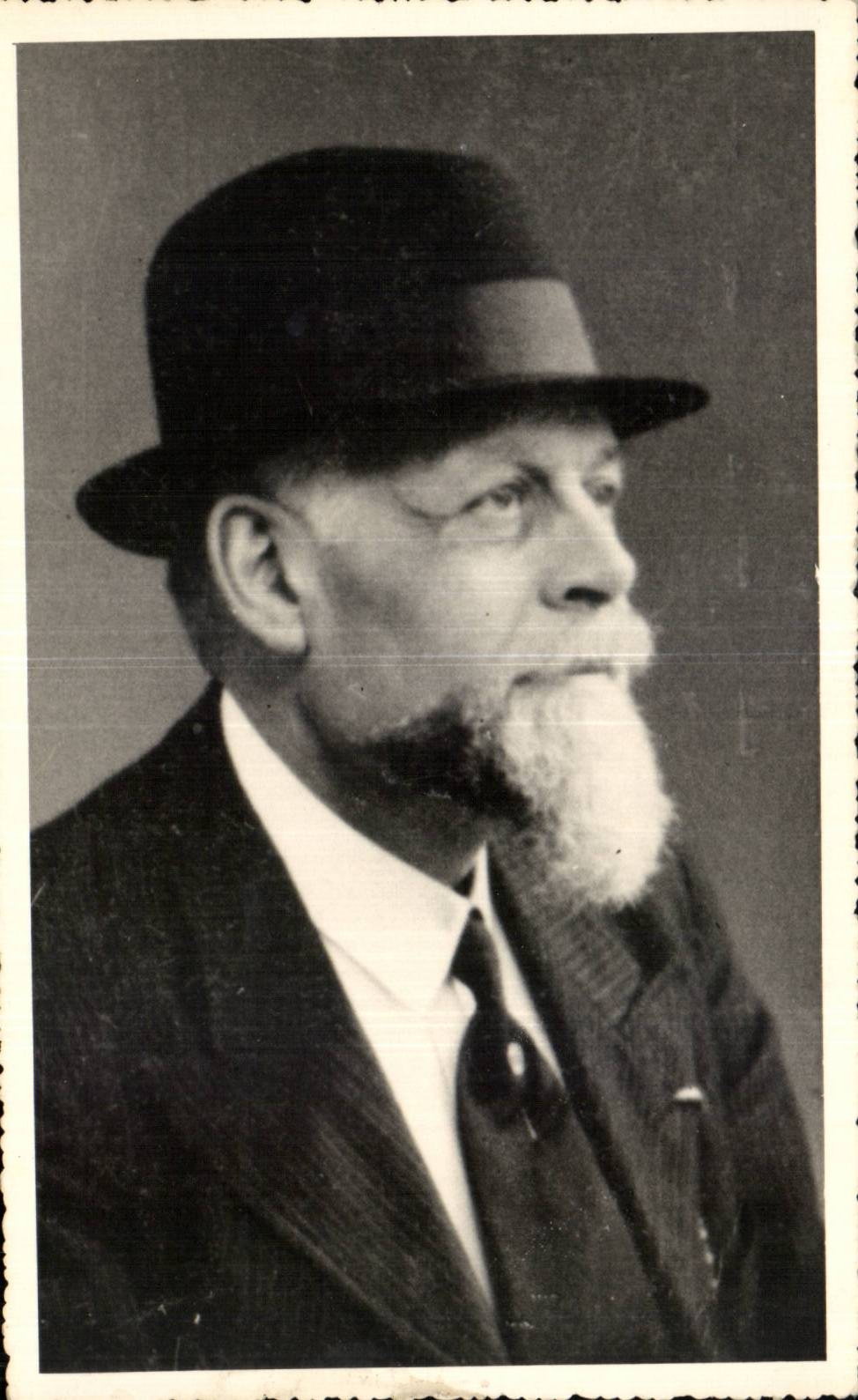 Real photo Fantasy - Men - old man with beard - CPA