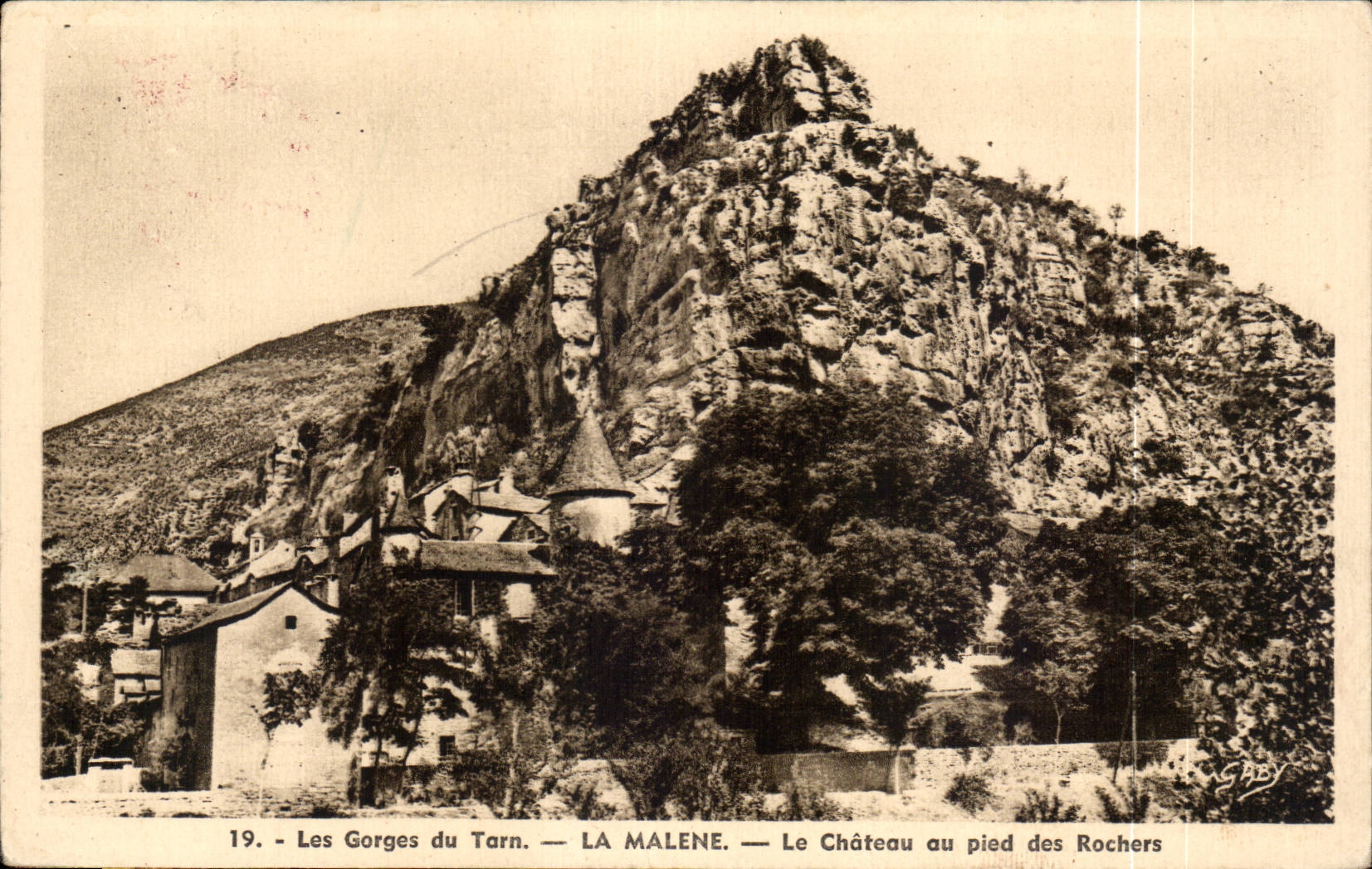 CPA Malene Le castle with the foot of the rocks