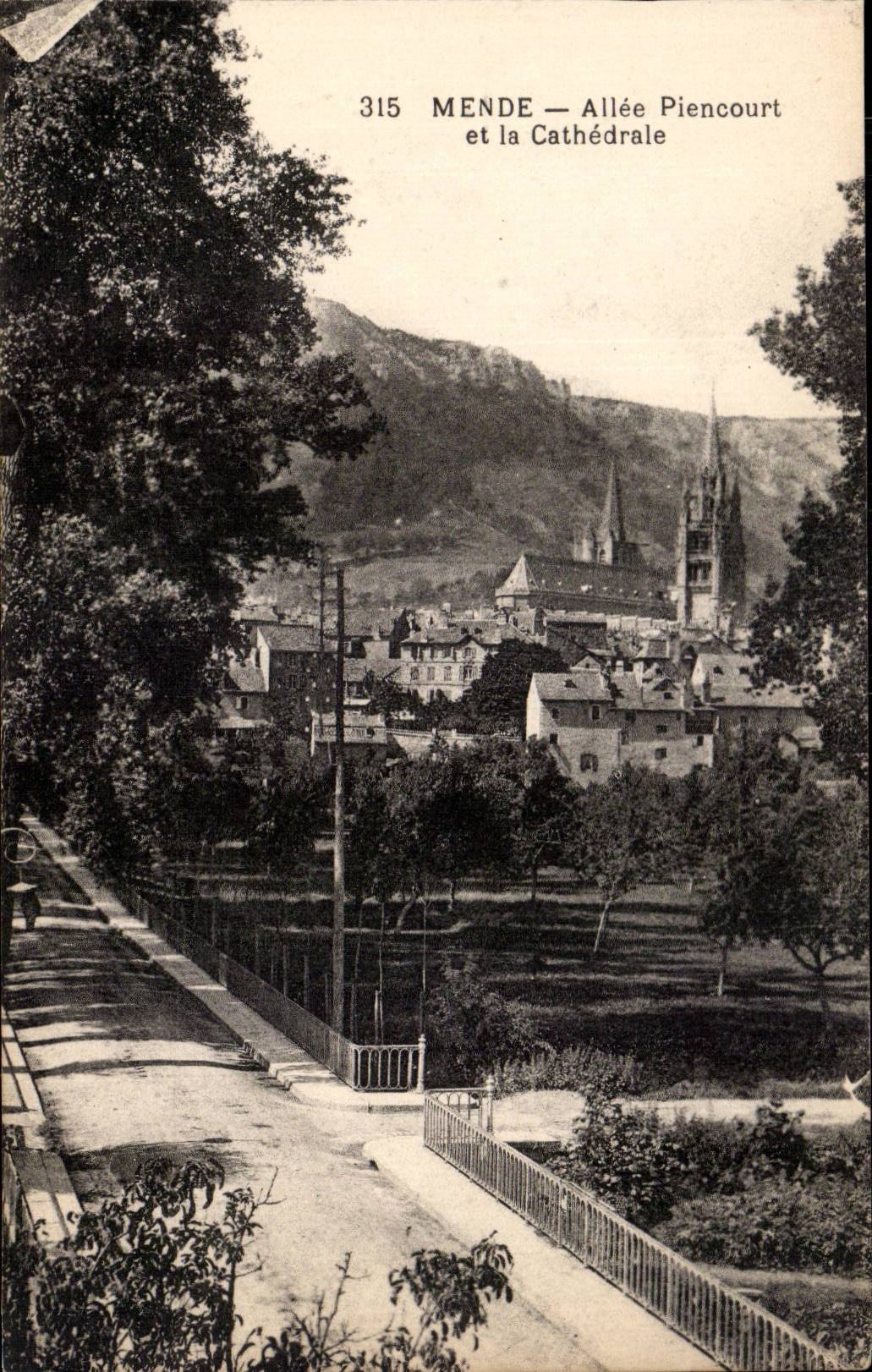 CPA Mende Allee Piencourt et la cathedrale
