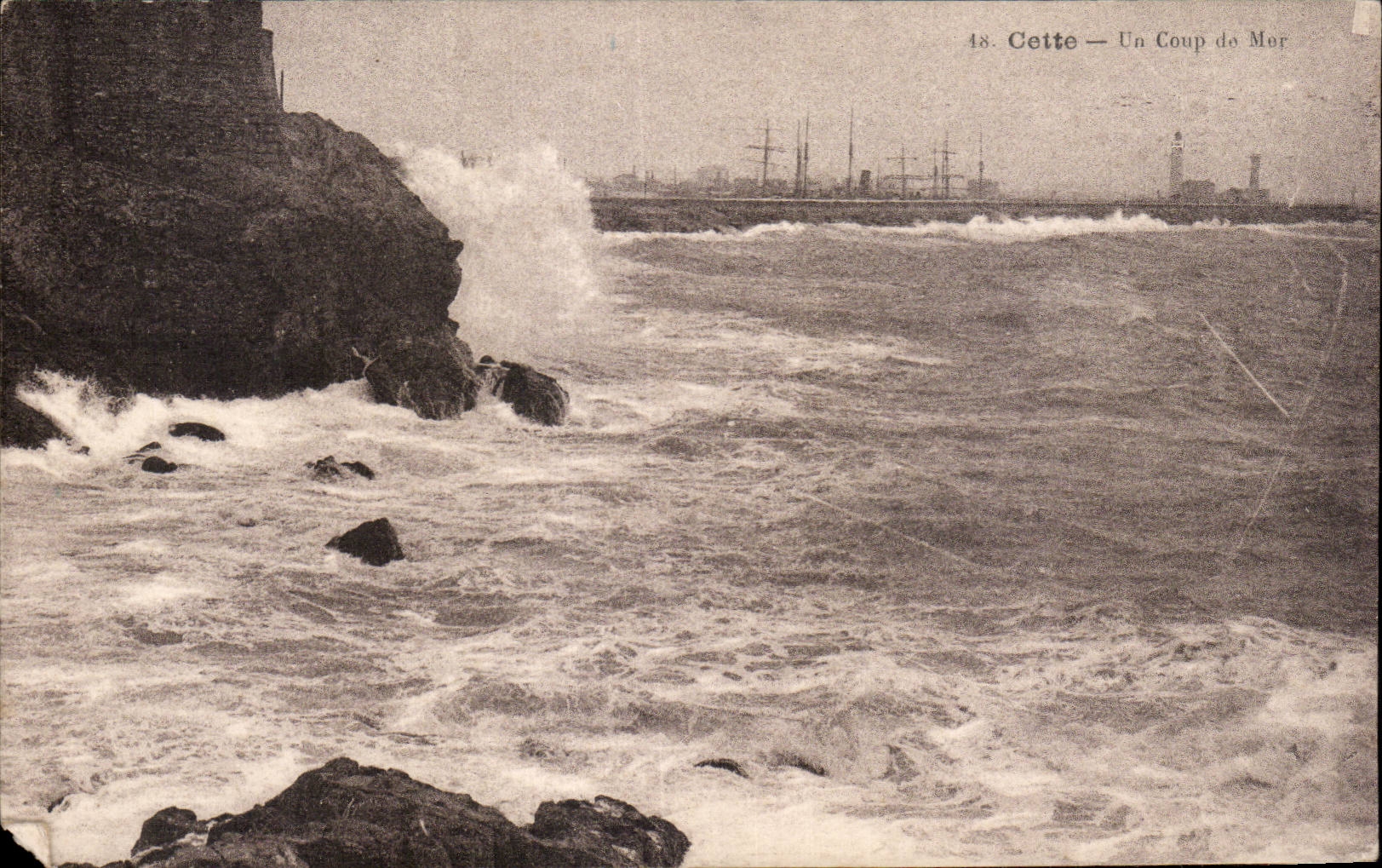 Sete - Cette - a Heavy swell - CPA