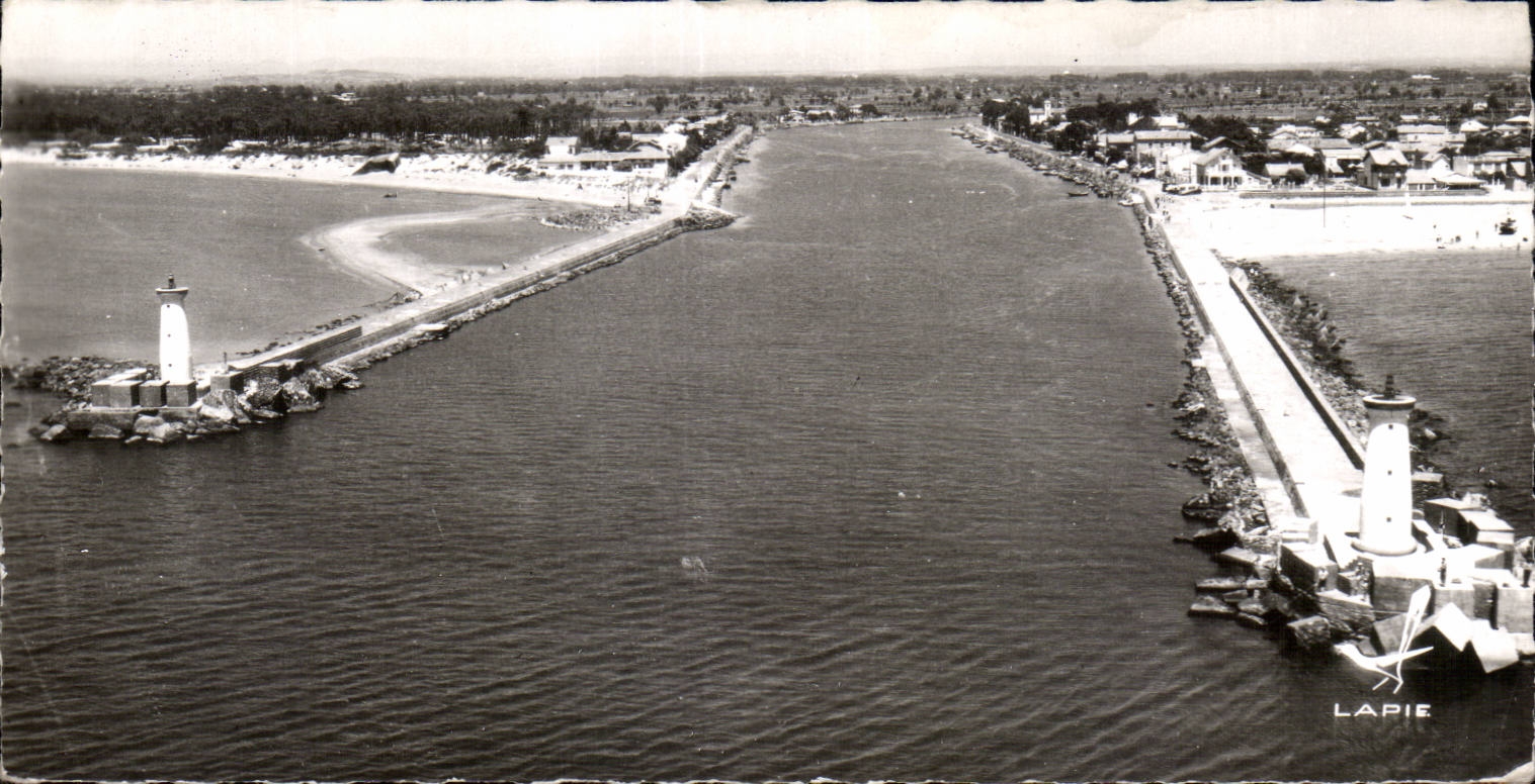 CPSM the estuary of Herault in the west of Agde