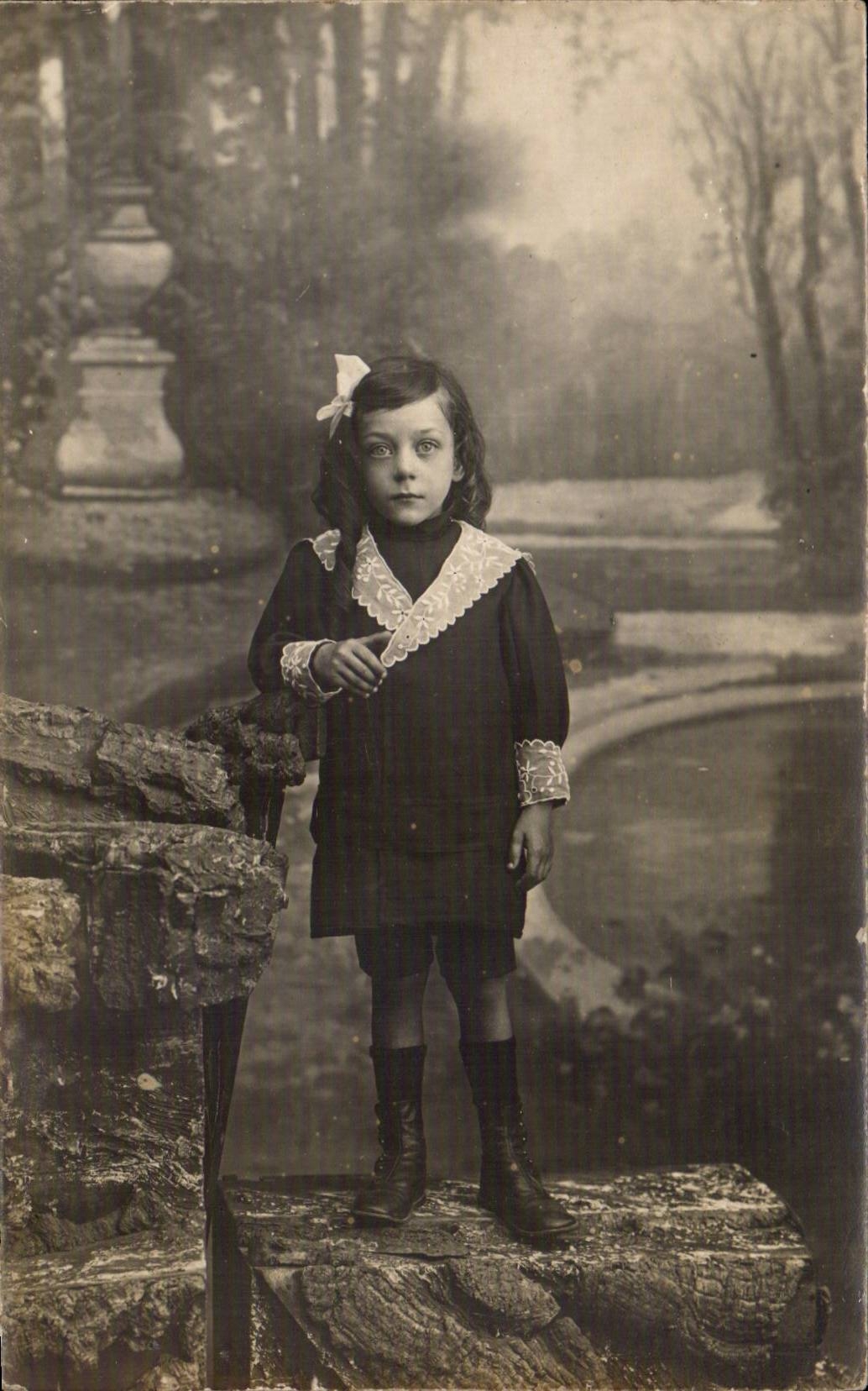 Fantasia verdadera de la foto - ninos - muchacha - muchacha con los ojos curiosos - CPA