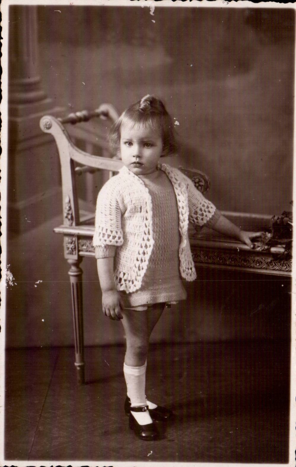 Fantasia verdadera de la foto - nino - muchacha - muchacha en el ajuste victorian enorme - CPA