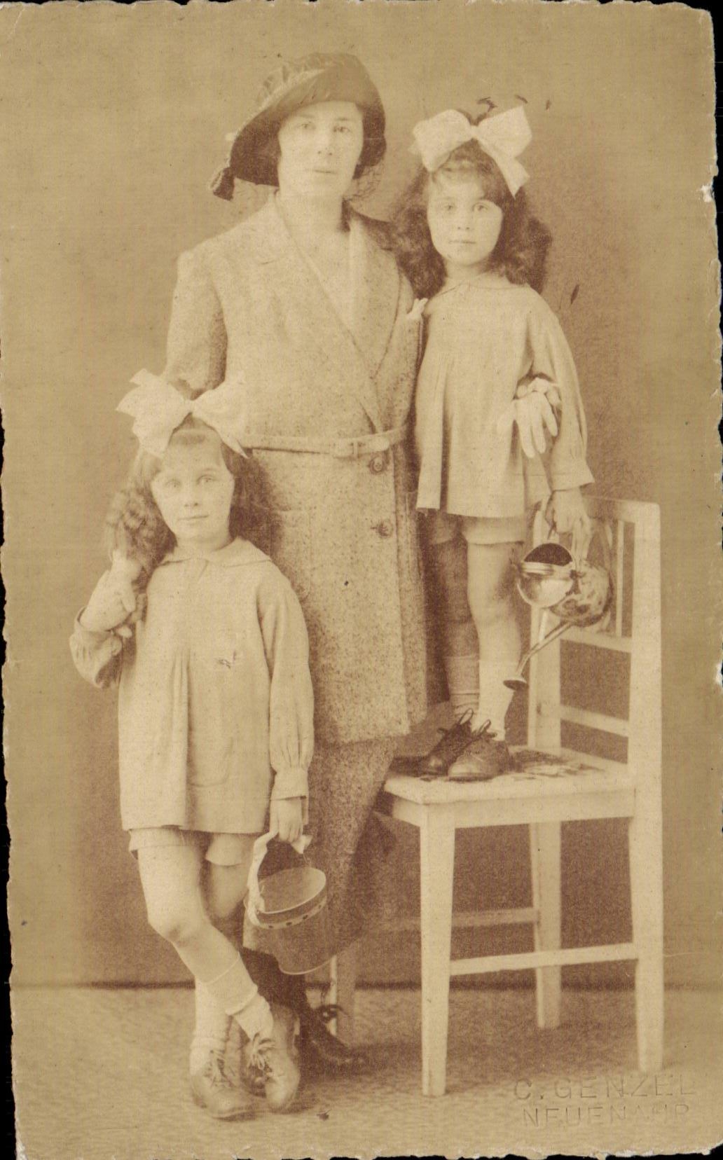 Fantasia - ninos - muchacha - muchachas con los arcos amplios en el odio - CPA