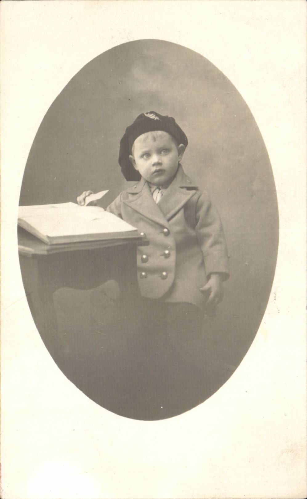 Fantasia verdadera de la foto - ninos - nino dulce con el libro - CPA