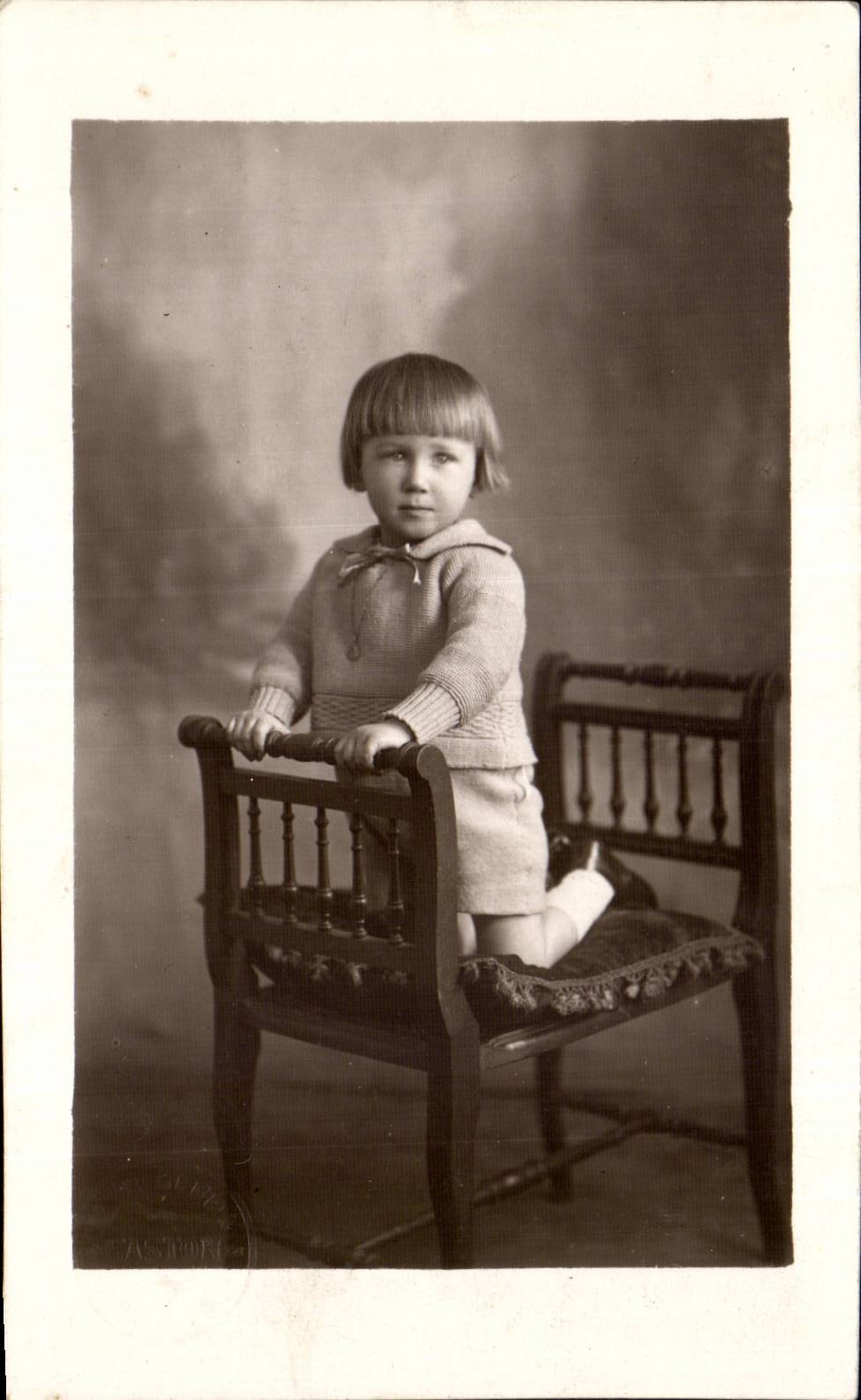 Fantasia verdadera de la foto - ninos - nino que se arrodilla - CPA