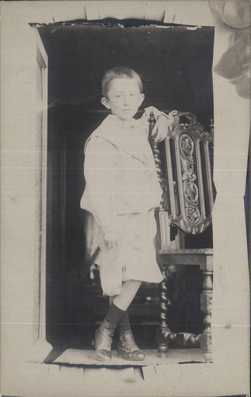 Fantasia verdadera de la foto - ninos - muchacho - muchacho del criado con carne adornada - CPA