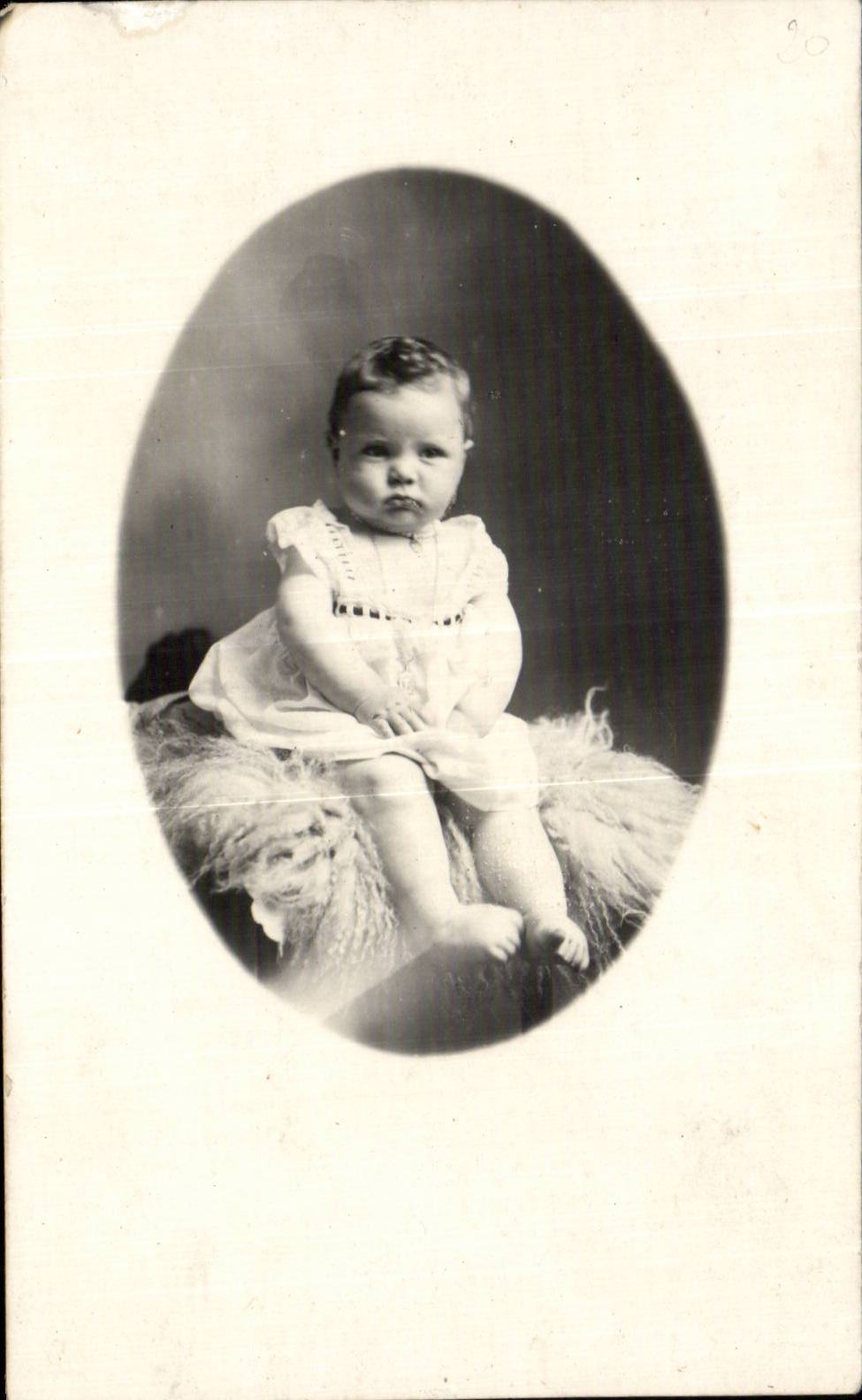 Bebe verdadero del nino de la foto