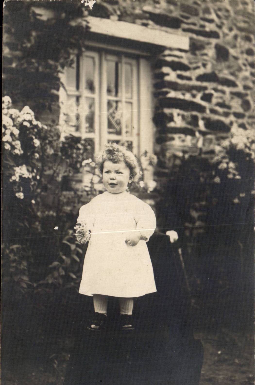 Bebe verdadero del nino de Paris de la foto