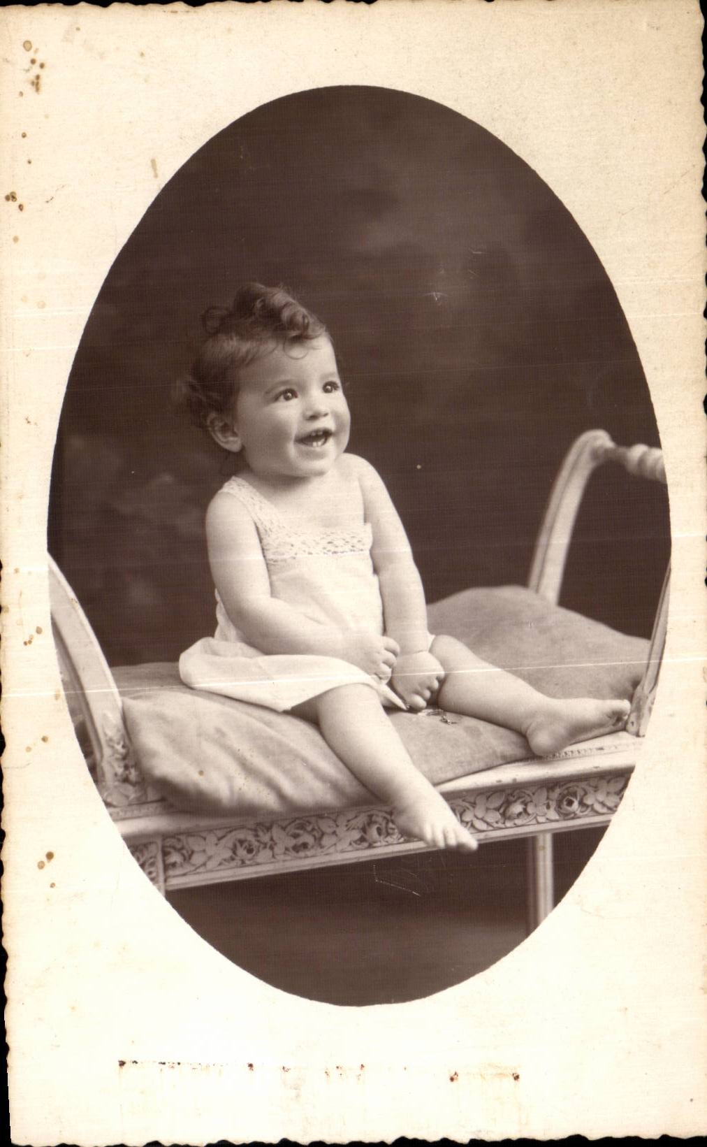 Bebe verdadero del nino de la foto