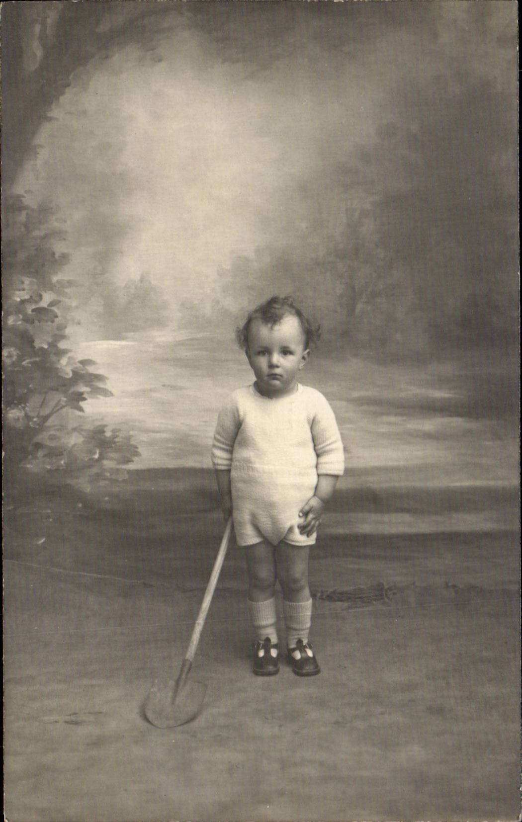 Fantasia verdadera de la foto - ninos - muchacho - red de la tenencia del nino - CPA