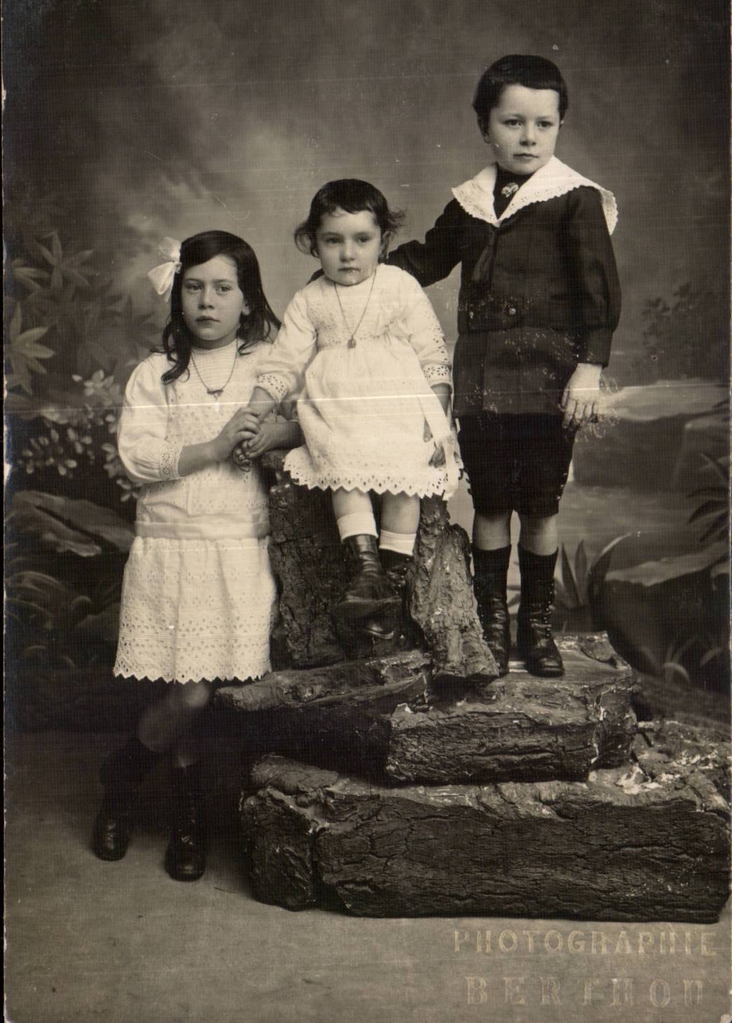 Fantasia verdadera de la foto - ninos - tres ninos bonitos - CPA