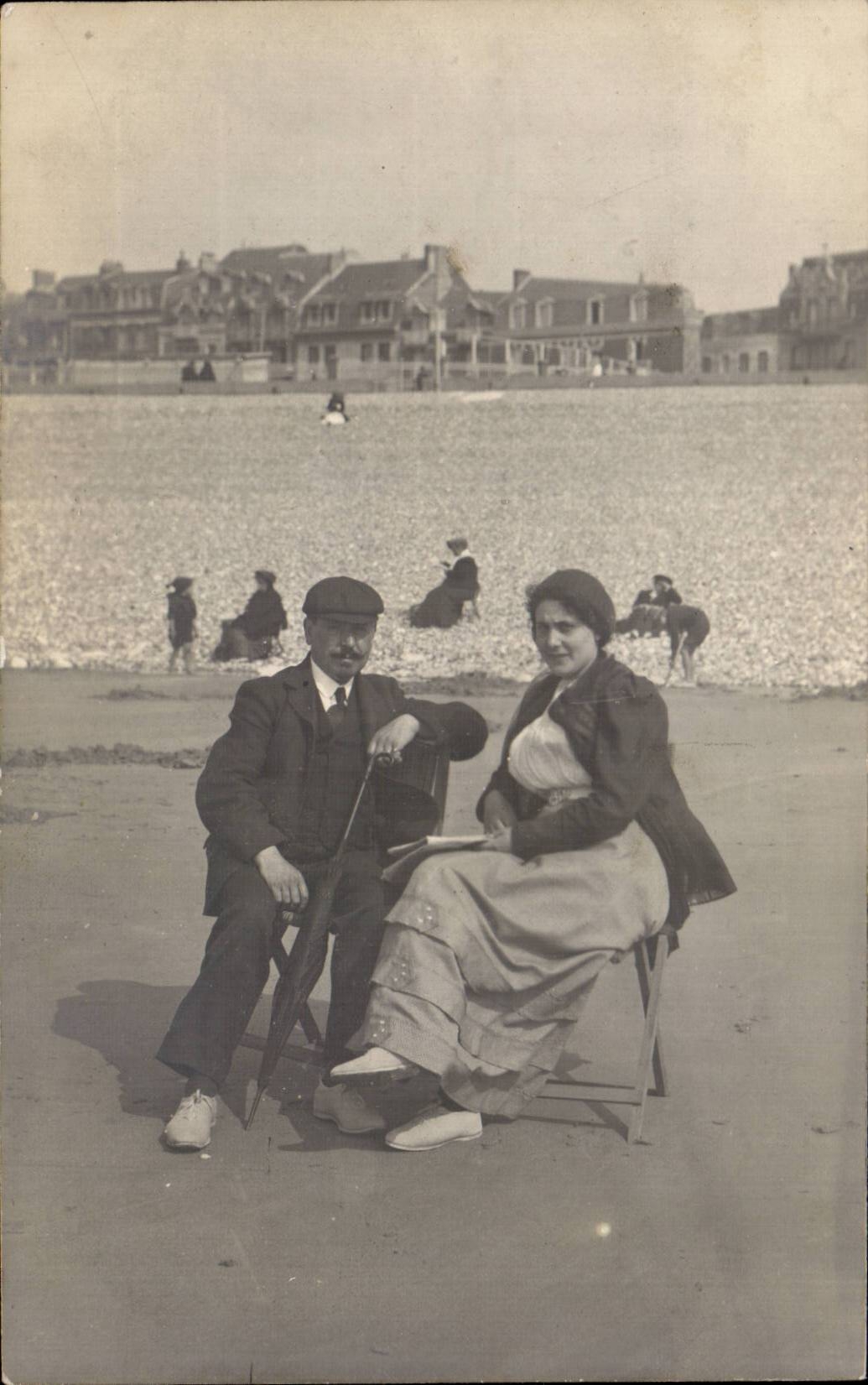 CARTE PHOTO Fantaisie - Couple relaxing - CPA 