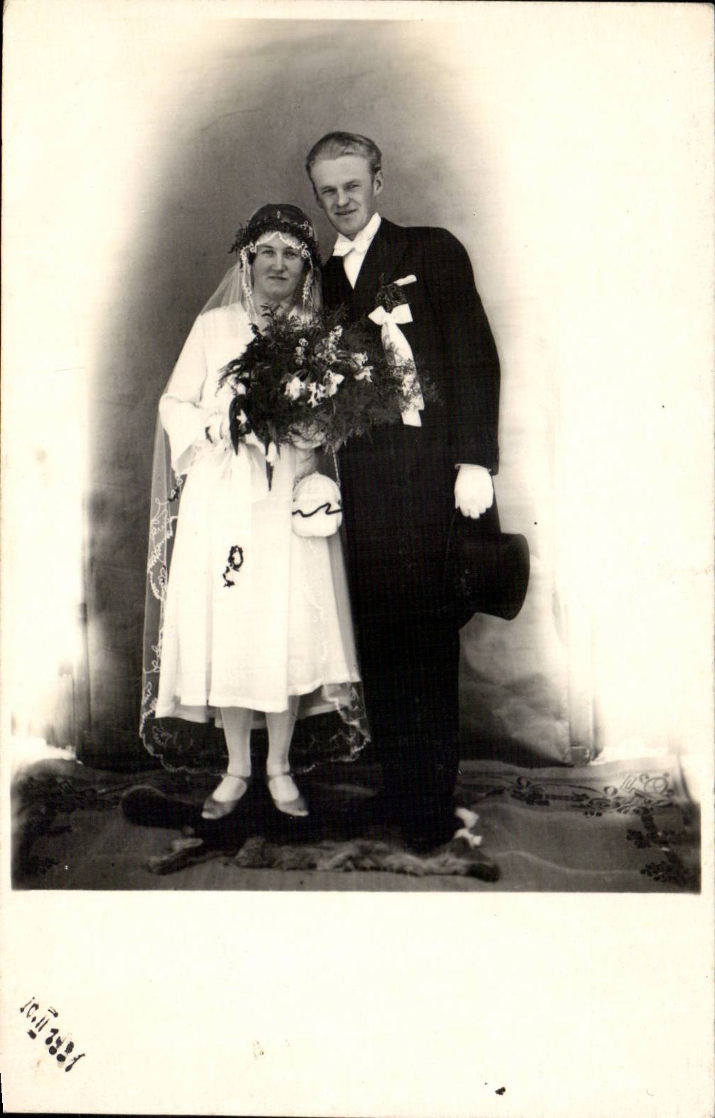 CARTE PHOTO Slovenia Trikov 1932 Fantaisie - Couple - marriage - wedding - CPA 