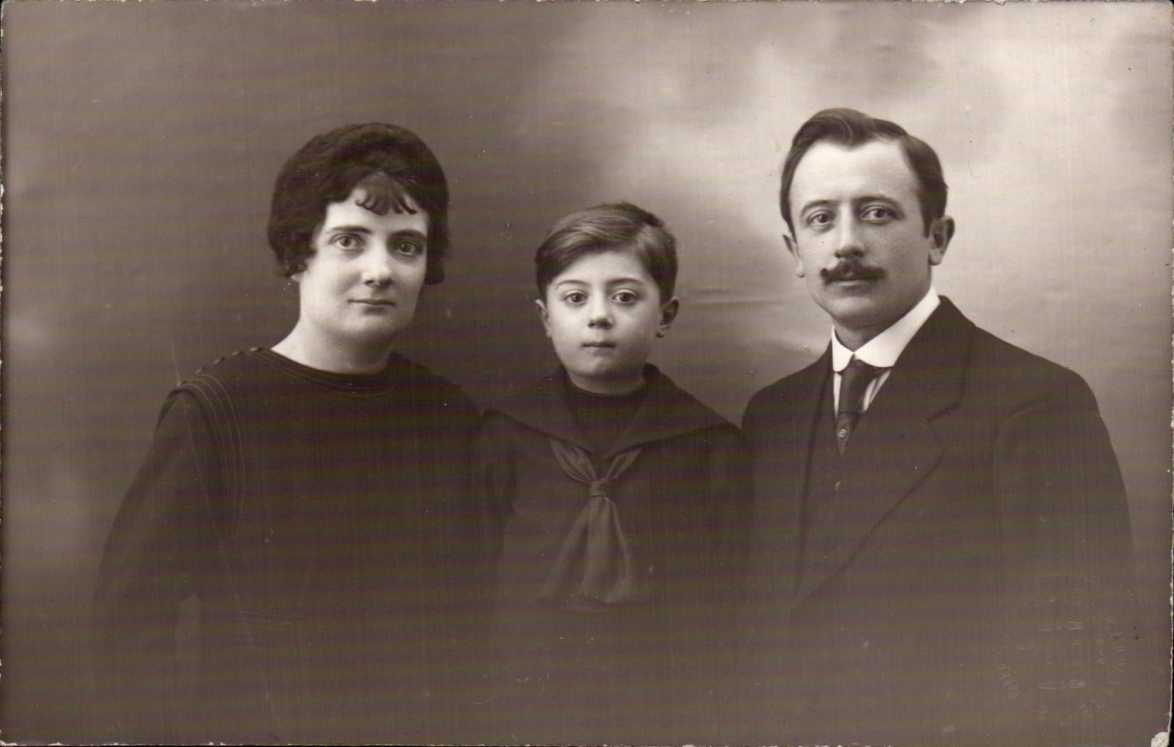 CARTE PHOTO Fantaisie - Couple - proud family - CPA Camp de Meschede Allemagne