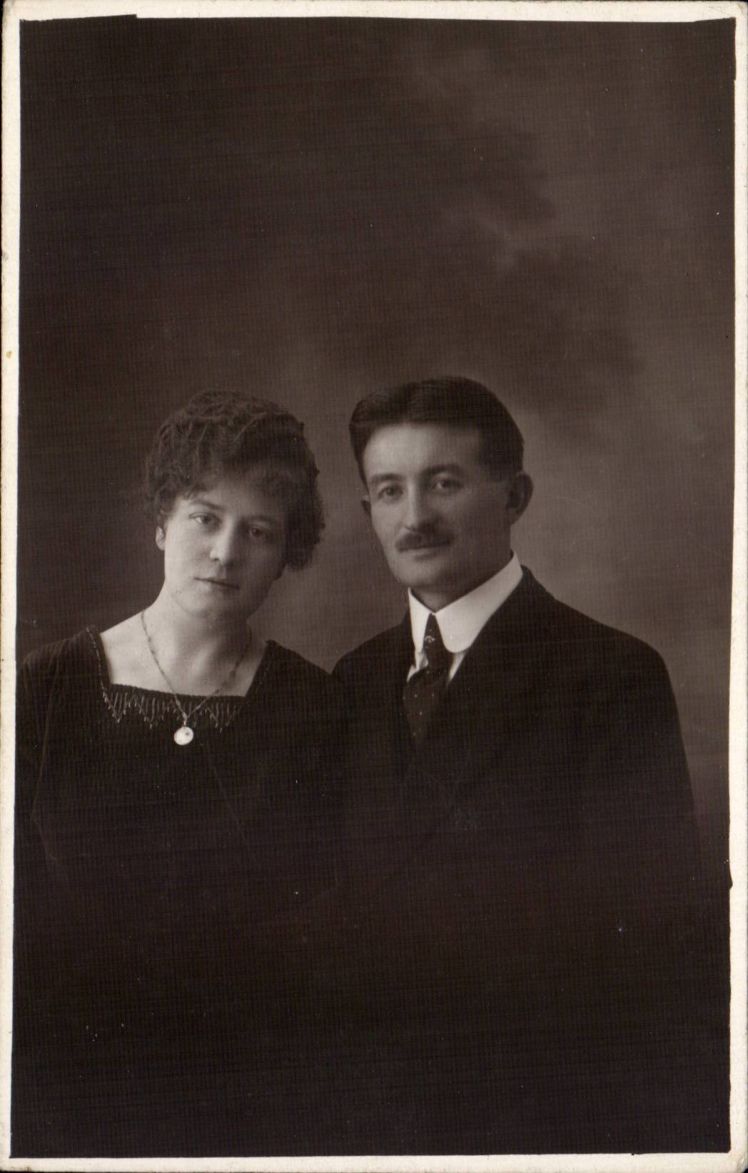 CARTE PHOTO Fantaisie - Smiling Couple - CPA 
