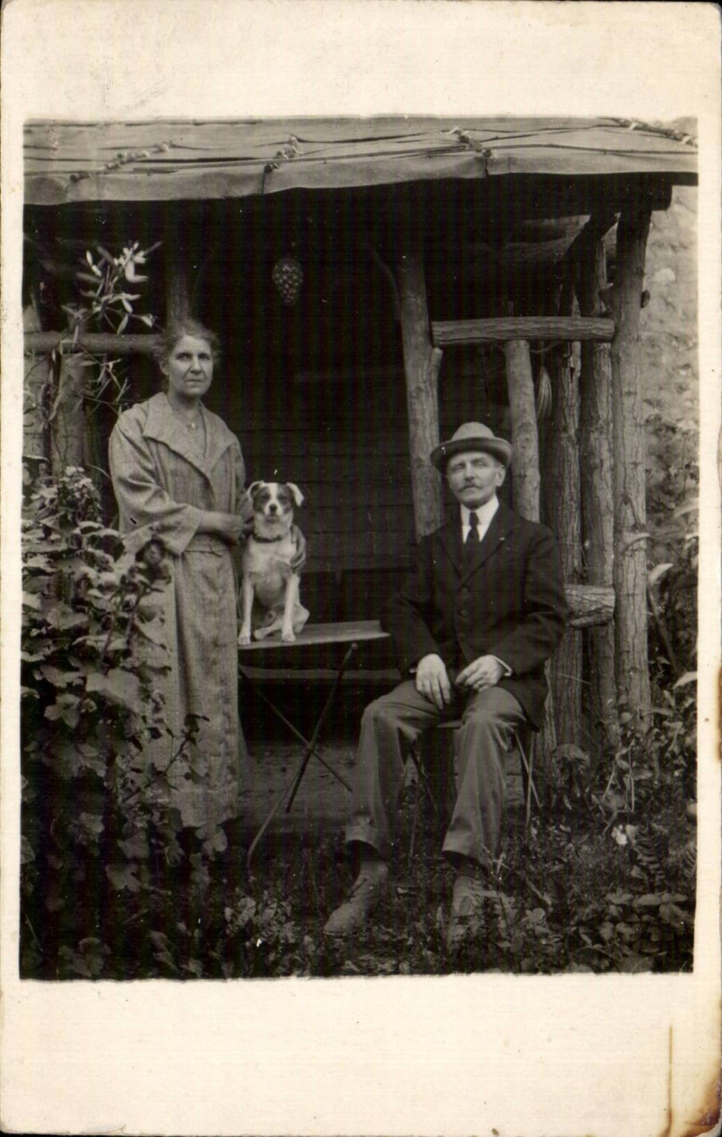 CARTE PHOTO Fantaisie - couple with dog - chien - CPA 