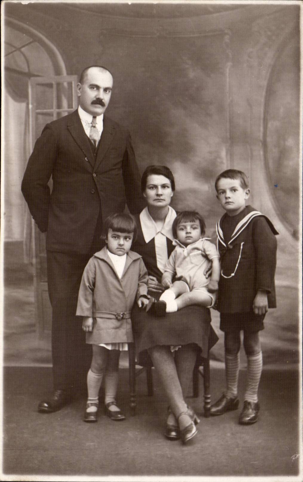 CARTE PHOTO Fantaisie - couple - proud family - CPA 