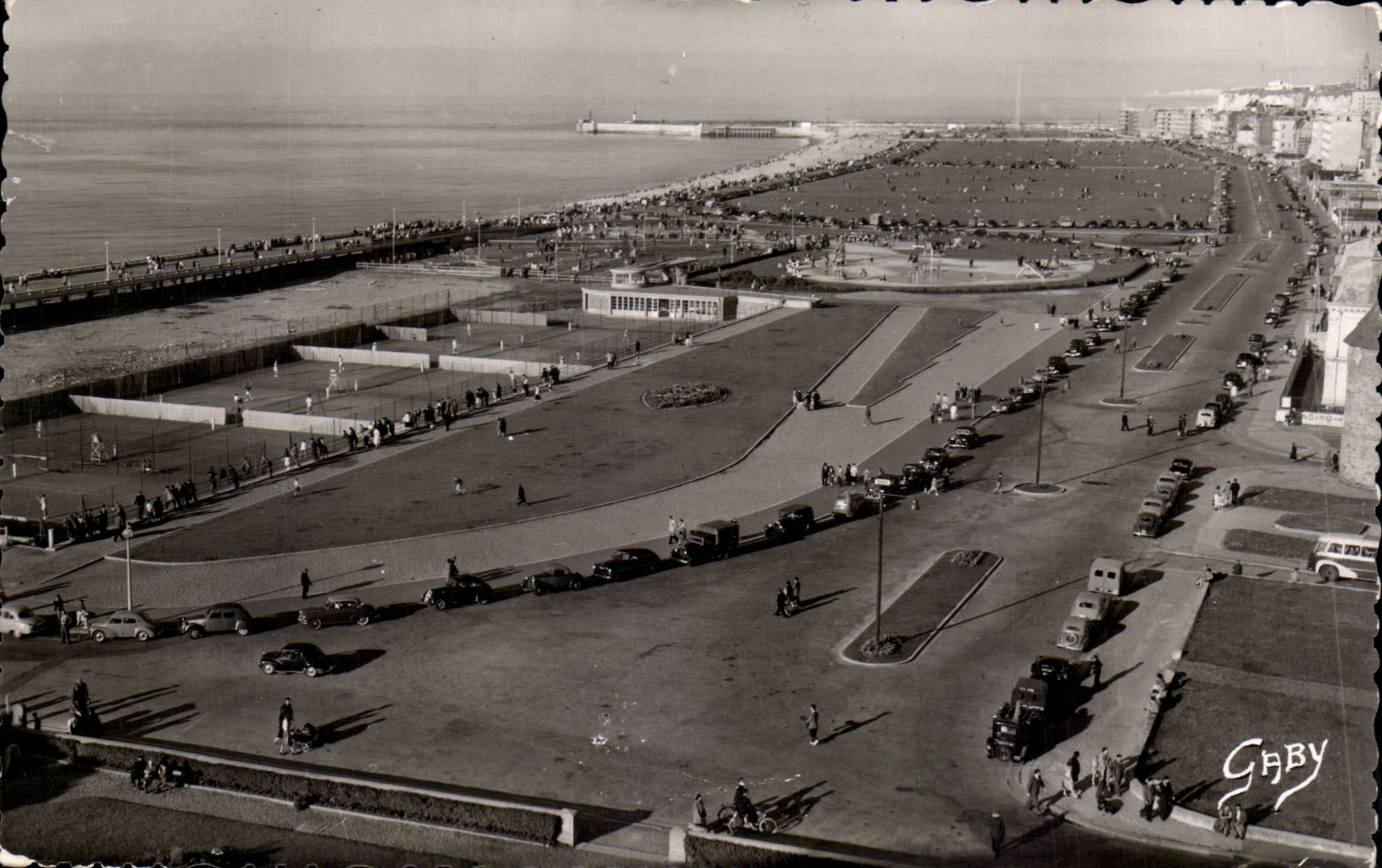 CPSM Diep^pe la explanada y el nuevo tenis del frente de mar