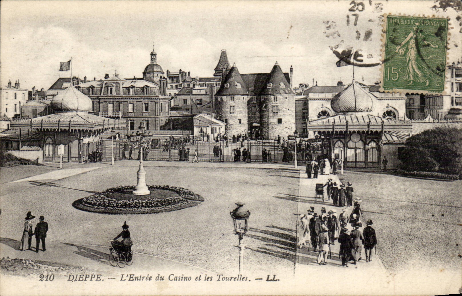 El entrar de CPA Dieppe del casino y de las torrecillas